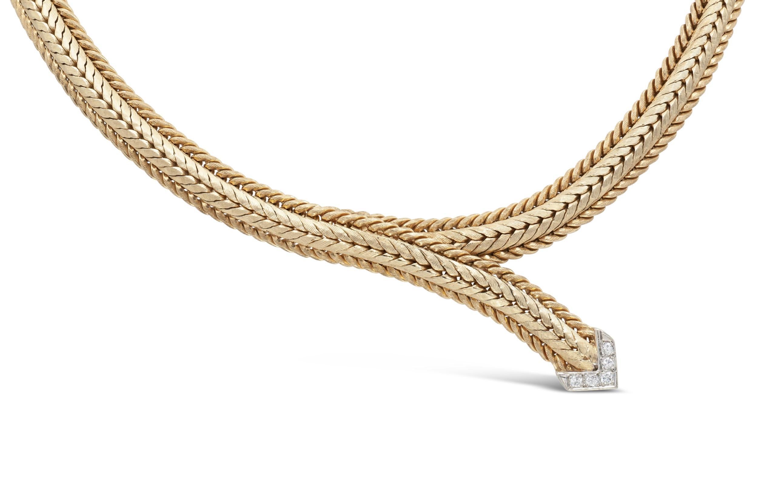 Rétro Vintage 1940s Retro Gold Arrow Necklace with Diamonds en vente