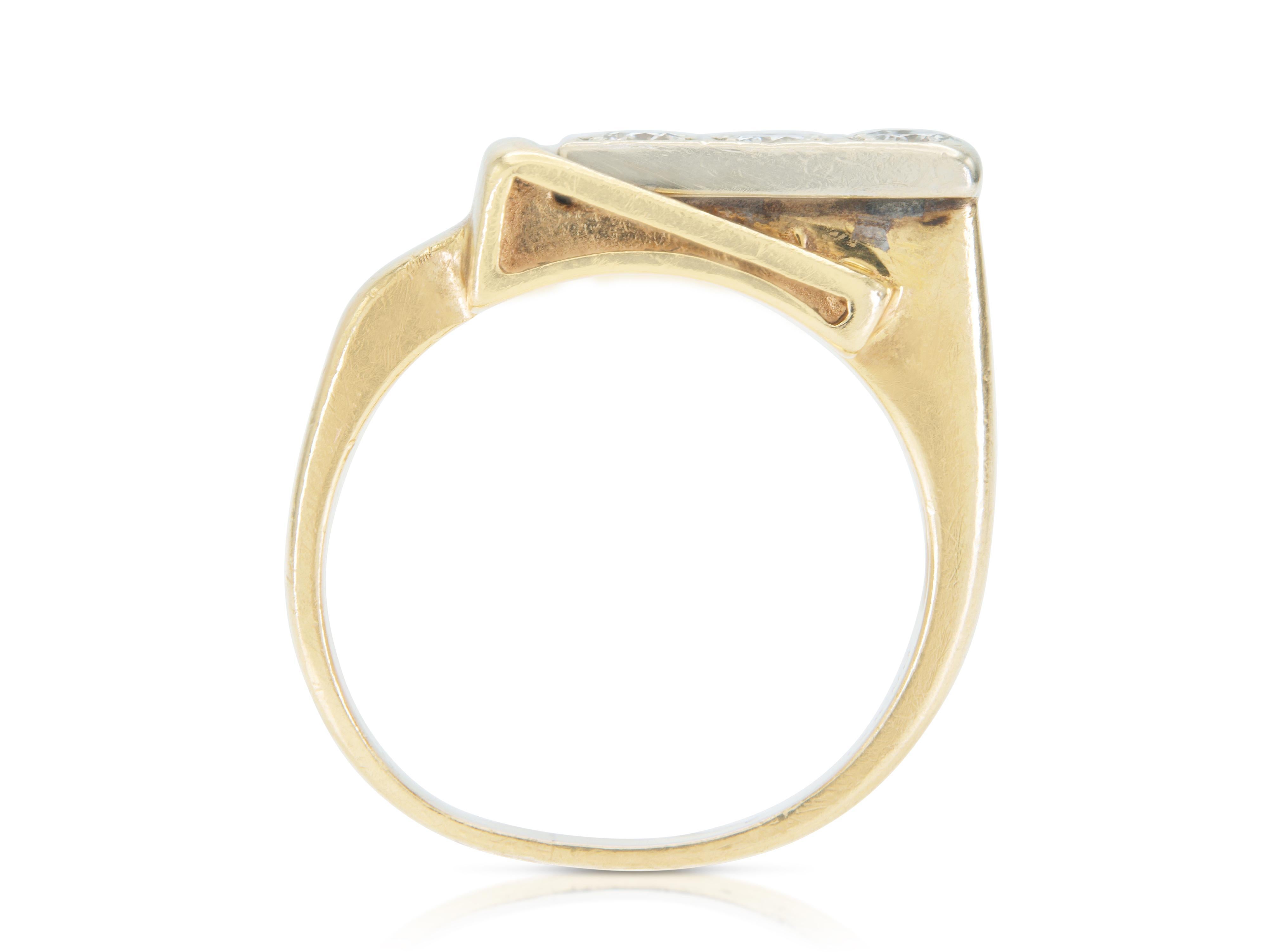 Vintage 1940s Retro Gold Buckle Ring with Diamonds Bon état - En vente à New York, NY