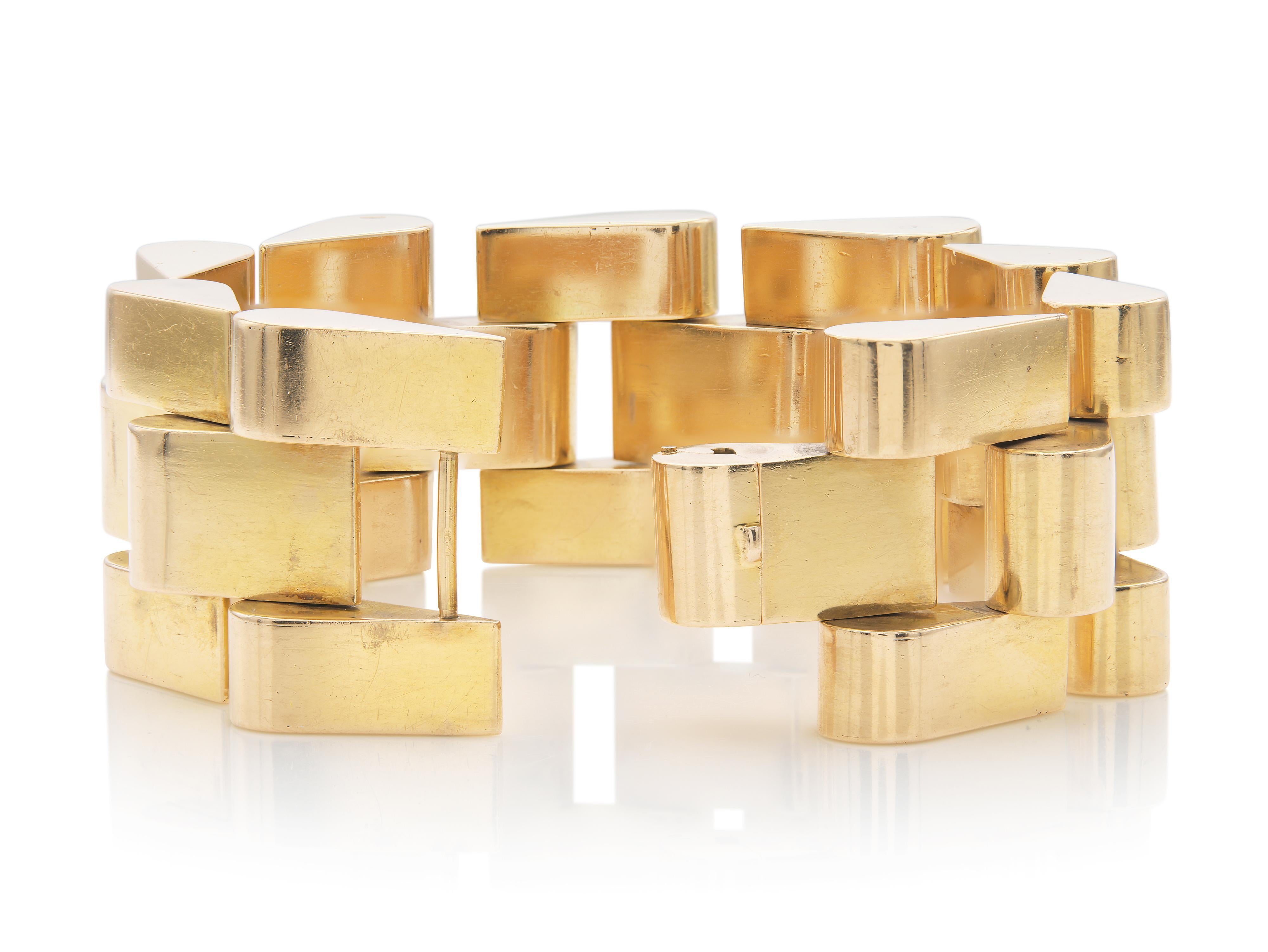Vintage 1940s Retro Gold Links Bracelet In Good Condition For Sale In New York, NY