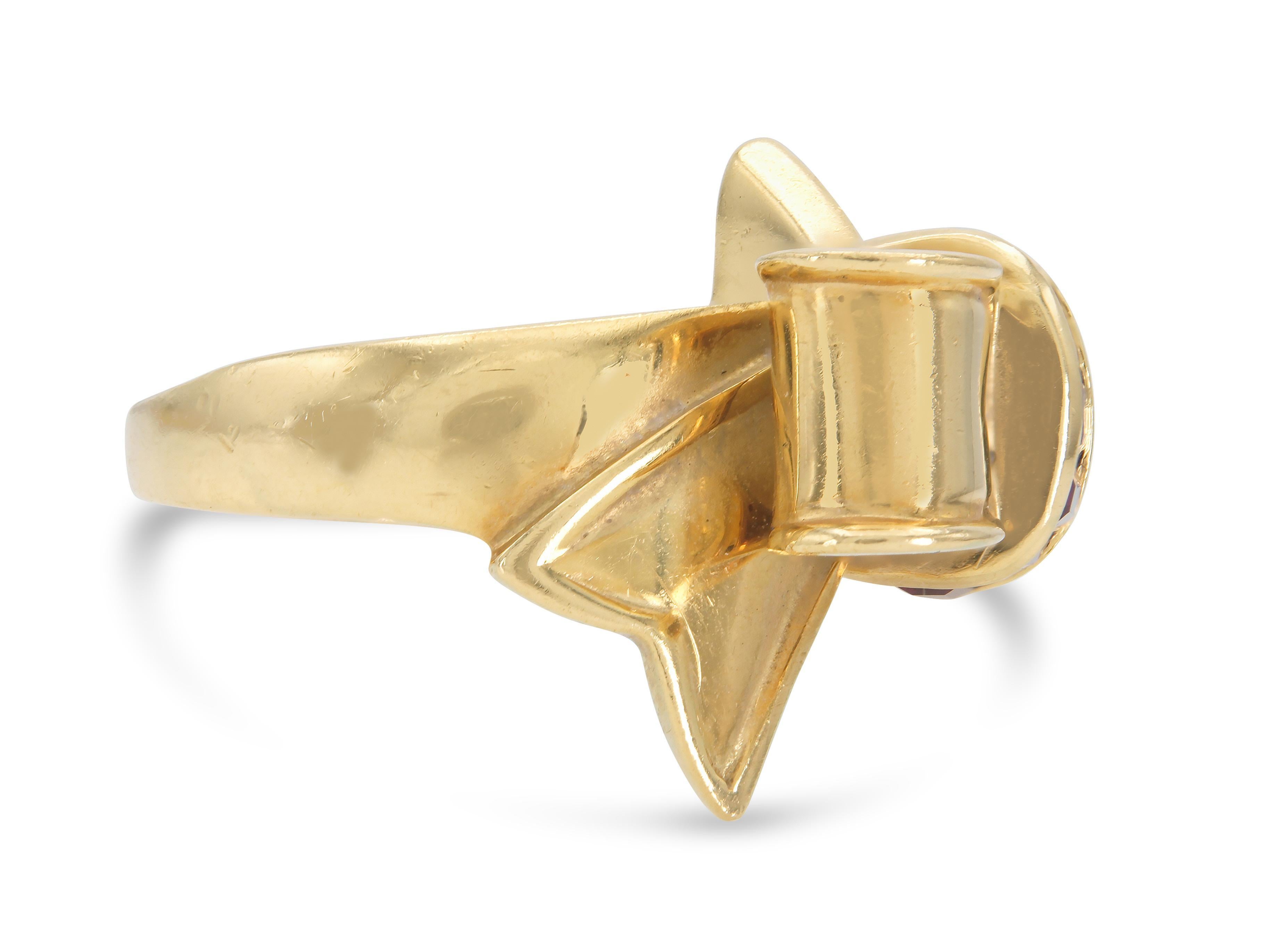 Vintage 1940s Retro Tiffany & Co. Gold Bow Ring with Rubies en Bueno estado para la venta en New York, NY