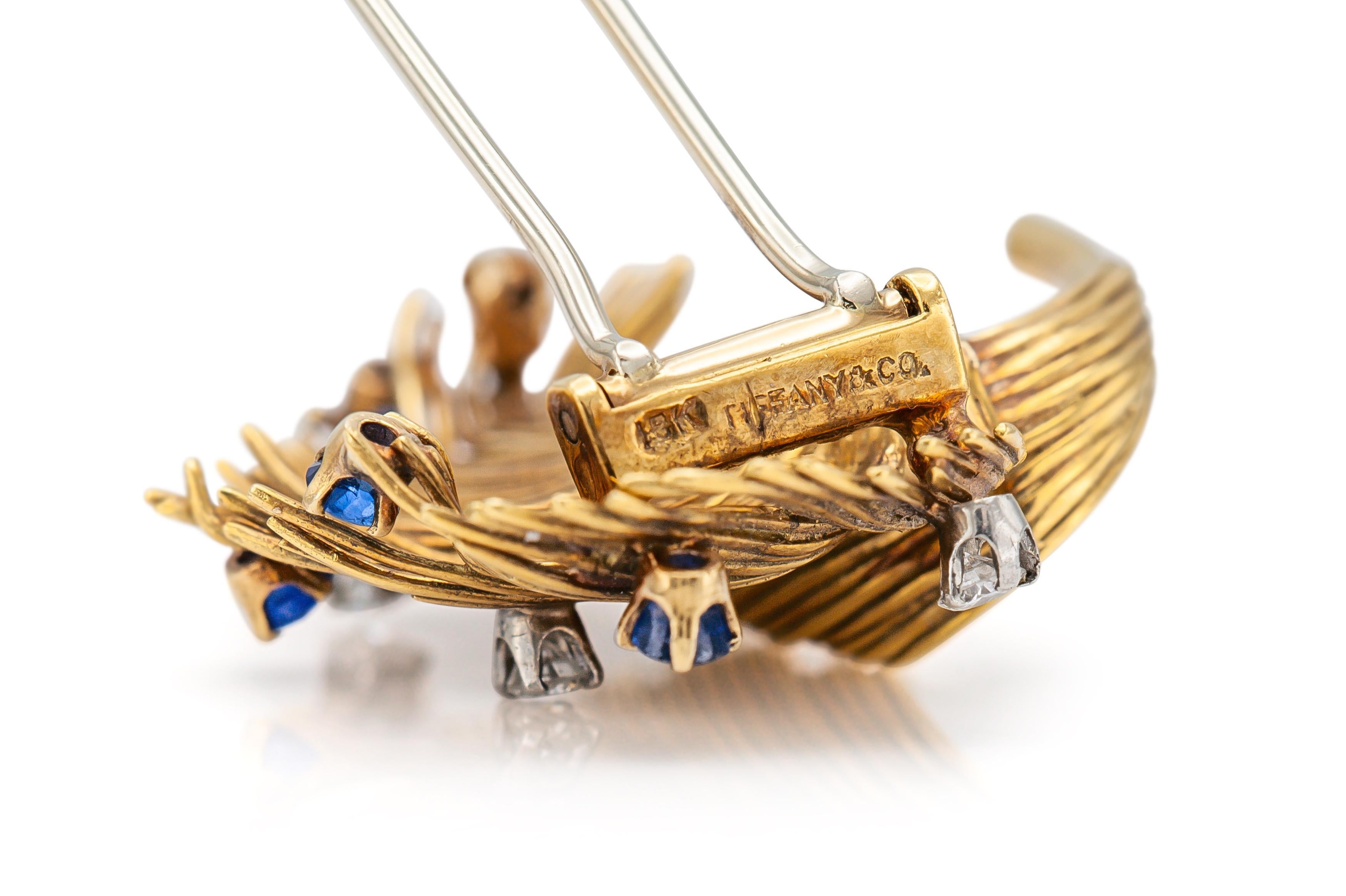 Vintage 1940s Retro Tiffany & Co. Leaf Brooch with Sapphires and Diamonds In Good Condition For Sale In New York, NY