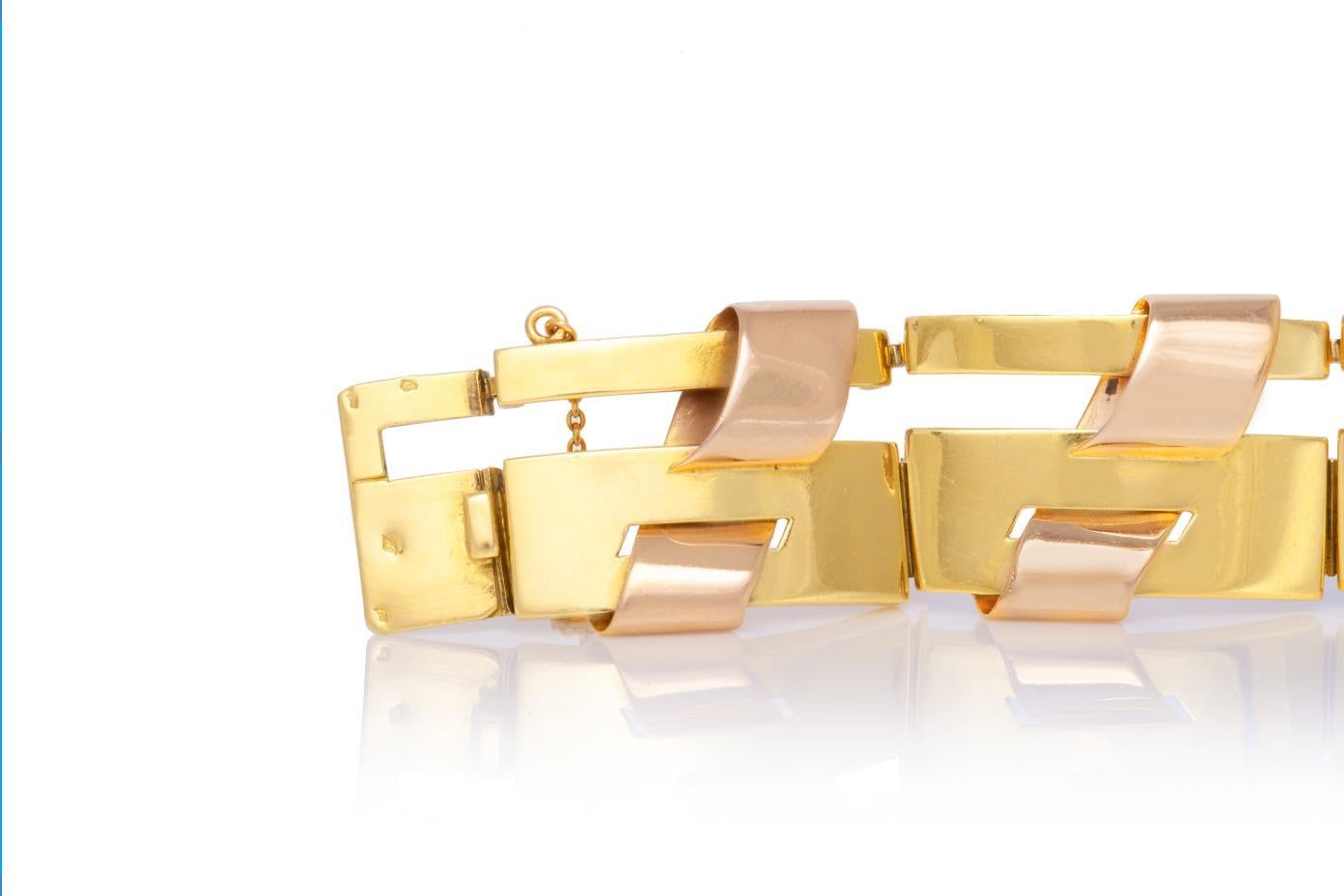 Vintage 1940s Retro Two-Toned Link Bracelet Bon état - En vente à New York, NY