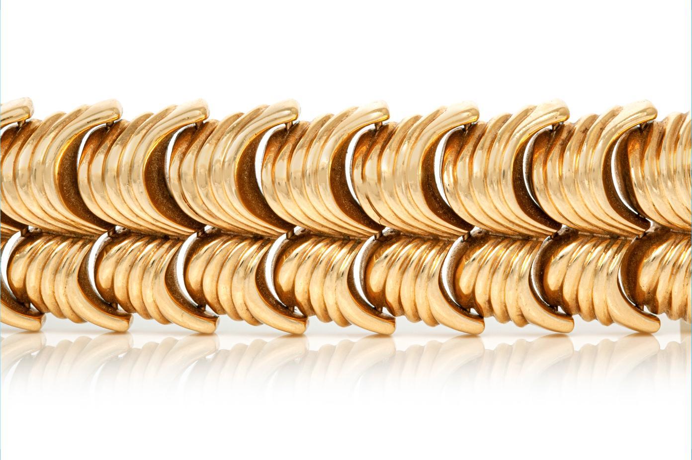 Vintage 1940s Retro Yellow Gold Scale Link Bracelet In Good Condition For Sale In New York, NY