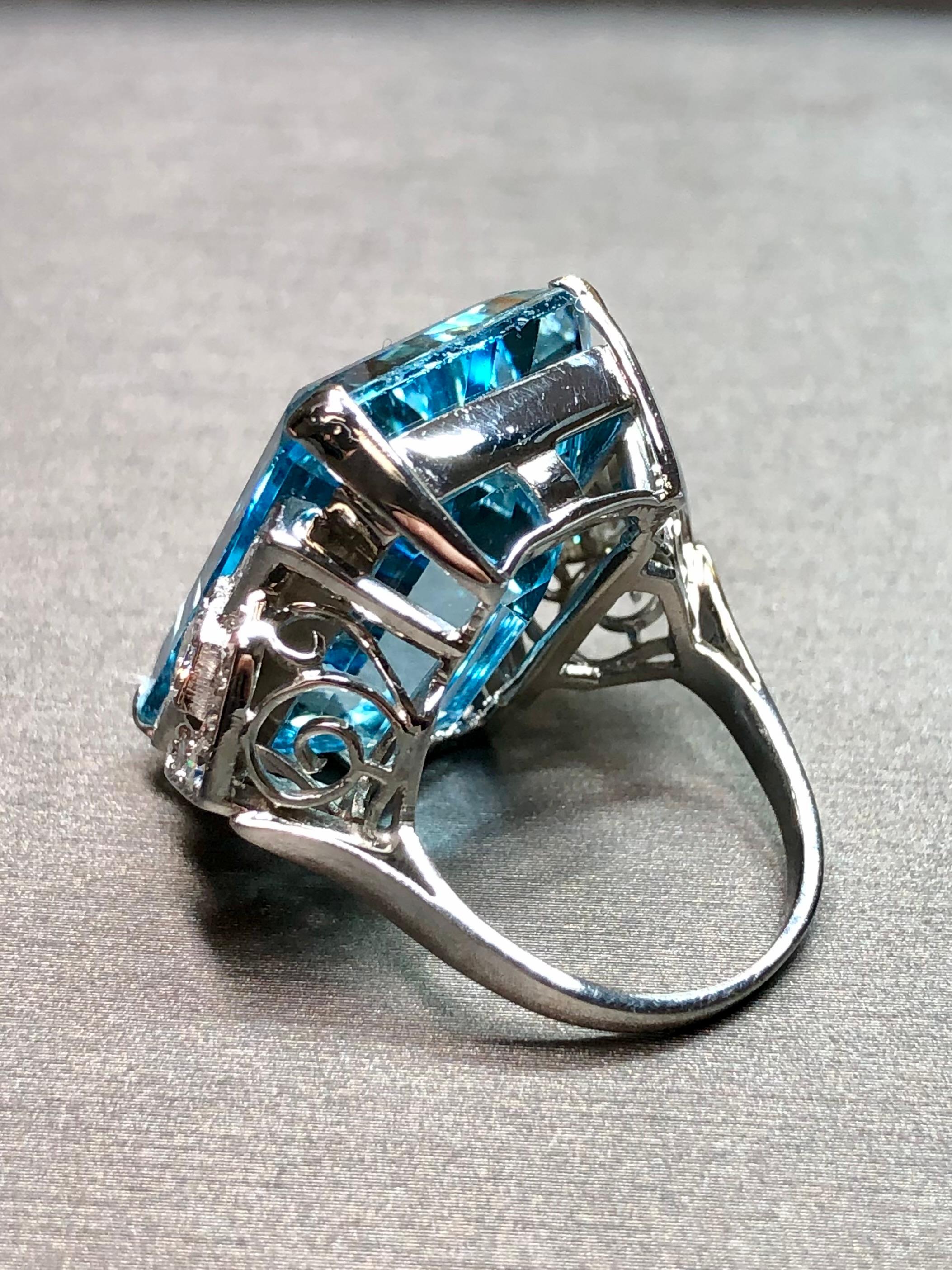 Women's or Men's Vintage 1940’s Santa Maria Aquamarine Diamond Large Cocktail Ring 31.55ct GIA