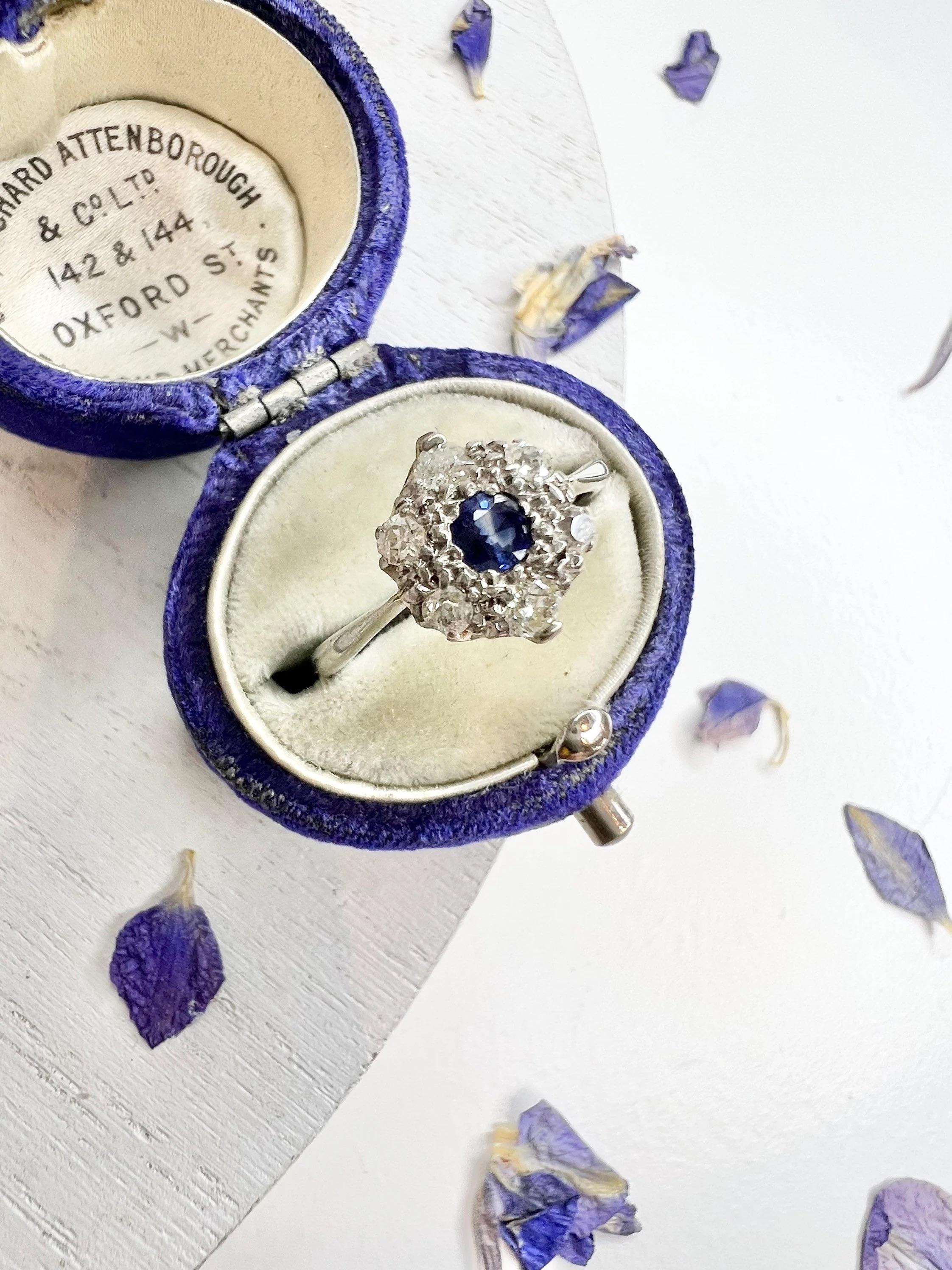 Vintage 1940’s Sapphire & Diamond Daisy Ring For Sale 1