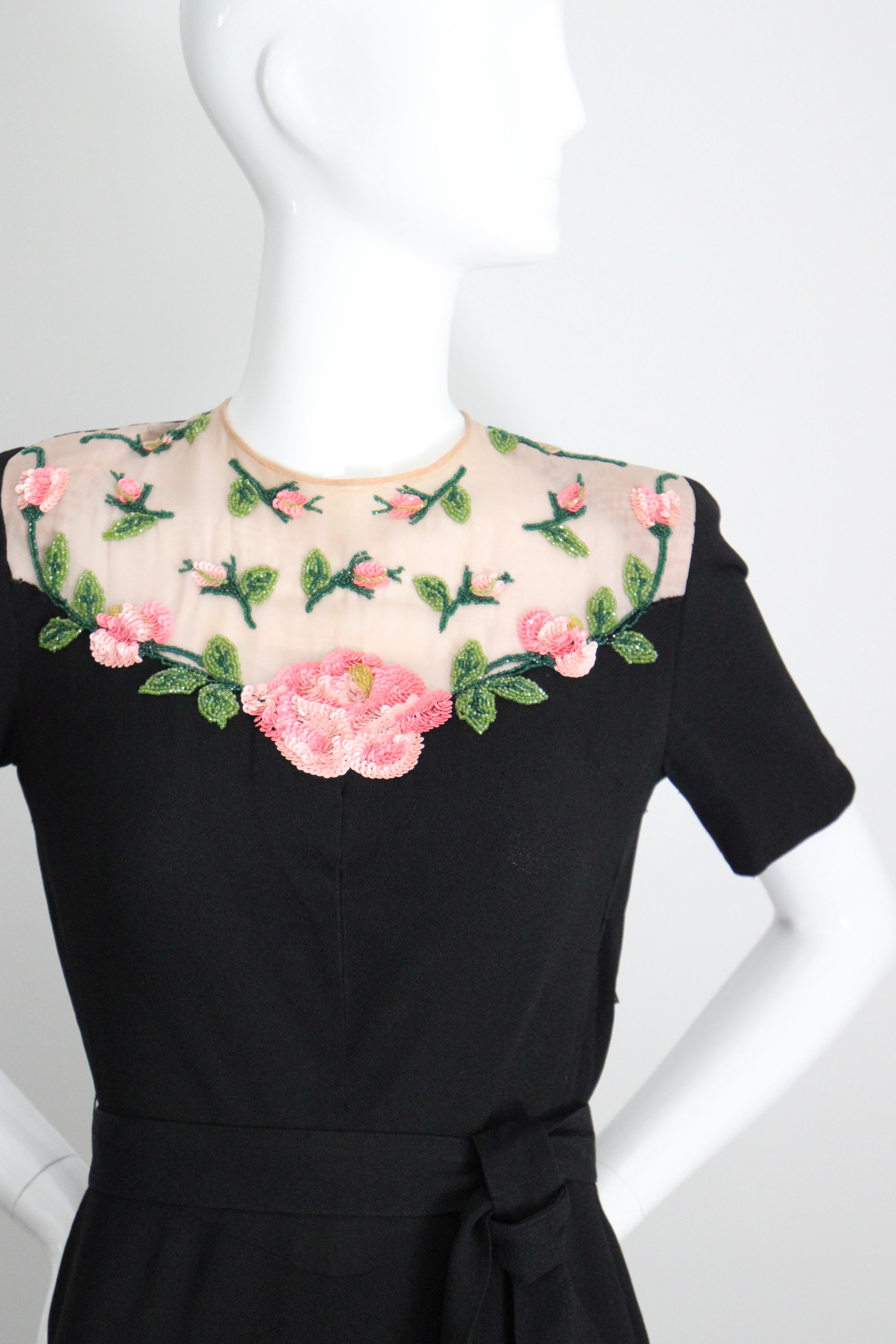 Vintage 1940's Seidenkleid Illusionsausschnitt Rose Paillettenkleid UK 8-10 US 4-6 (Schwarz) im Angebot