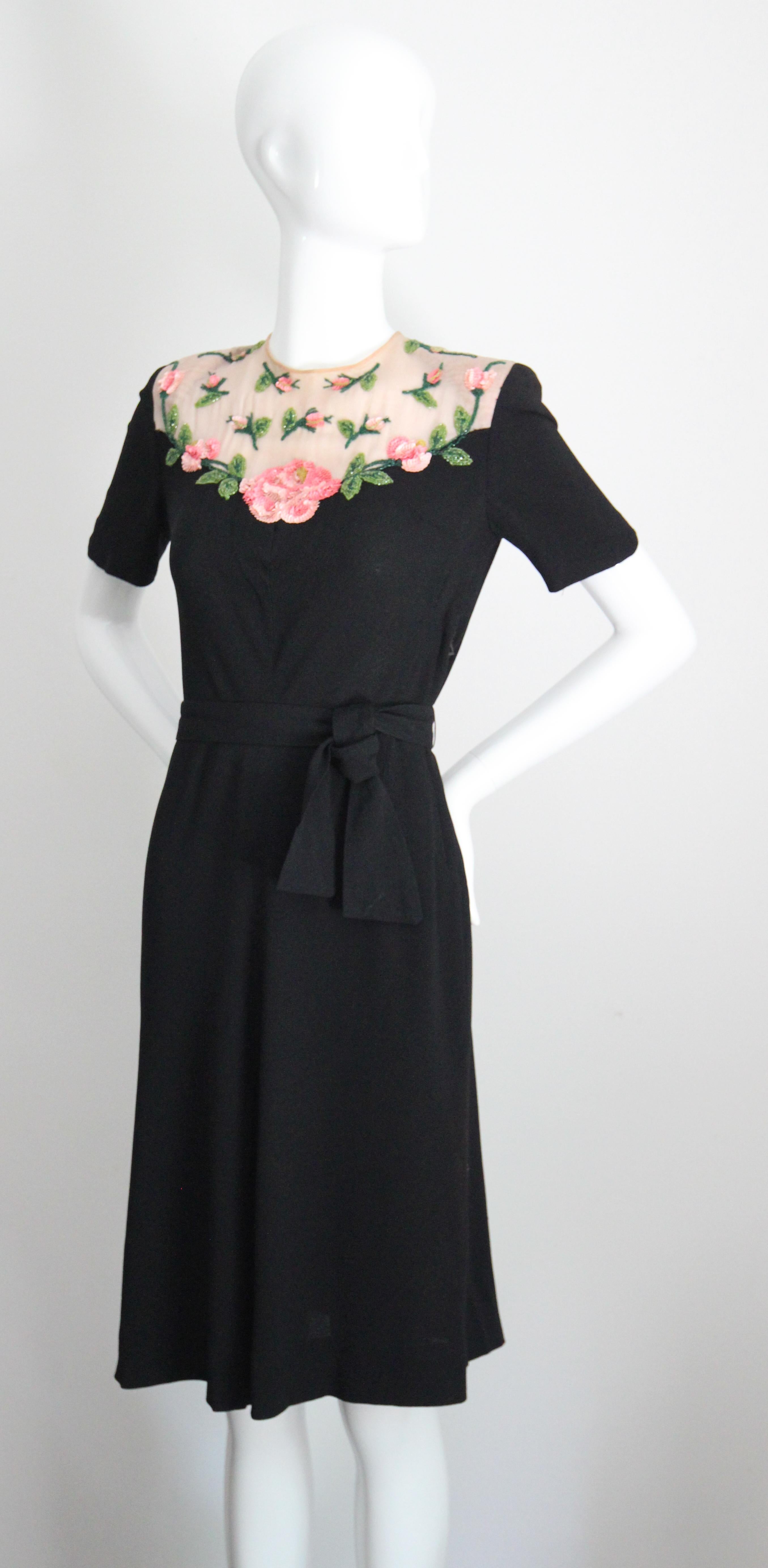 Vintage 1940's Seidenkleid Illusionsausschnitt Rose Paillettenkleid UK 8-10 US 4-6 im Angebot 4