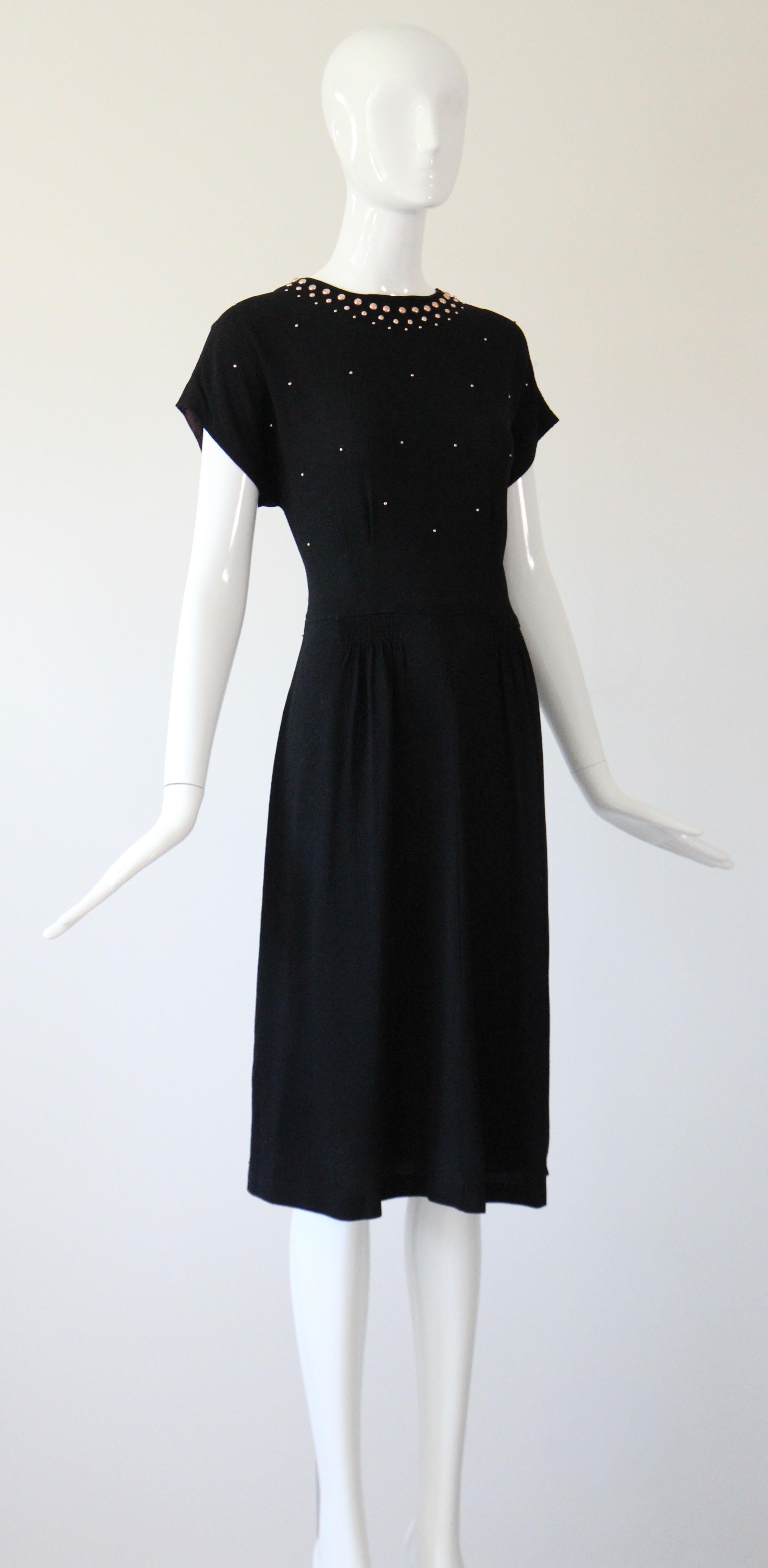 Vintage 1940's Seidenkleid Rose Gold Nieten Crepe Seidenkleid Schwarz UK 12 US 8 Damen im Angebot