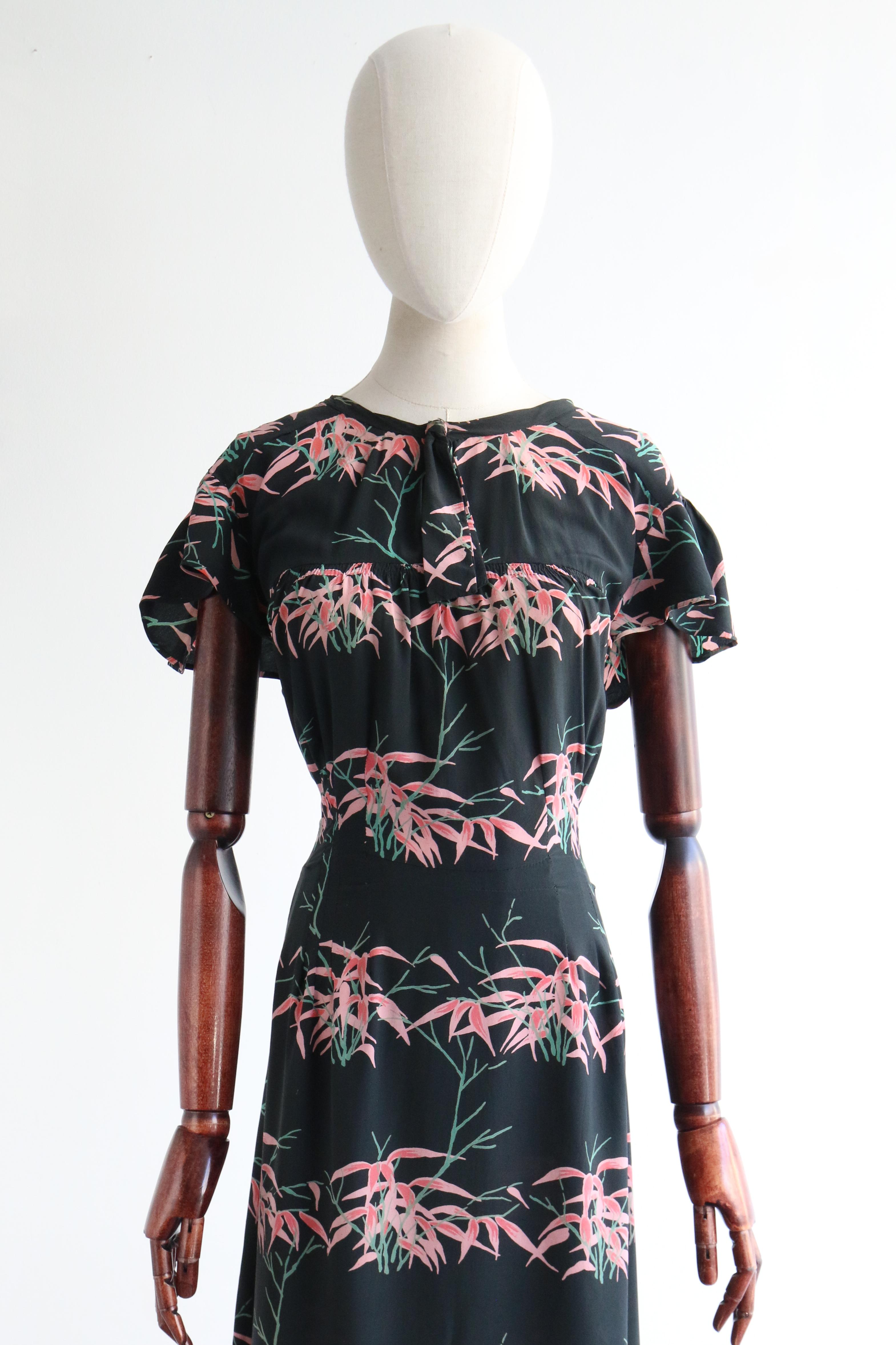 Vintage 1940's Silk Pink Floral Dress & Jacket UK 14 US 10 In Good Condition In Cheltenham, GB