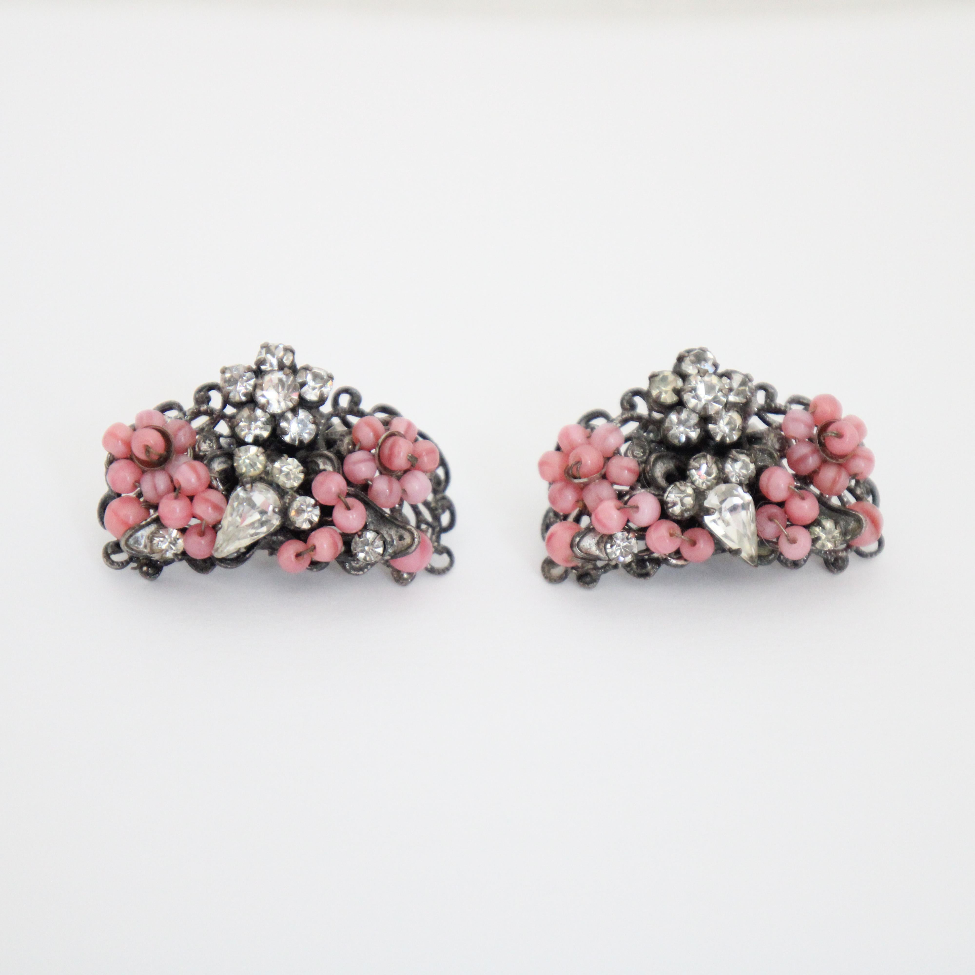 Pendientes vintage de filigrana con clip de brillantitos florales de plata y rosa de los años 40 Art Decó en venta