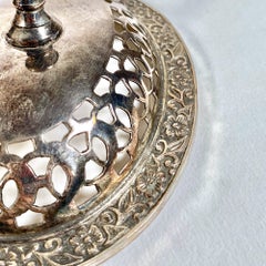 Boîte ajourée en argent des années 1940