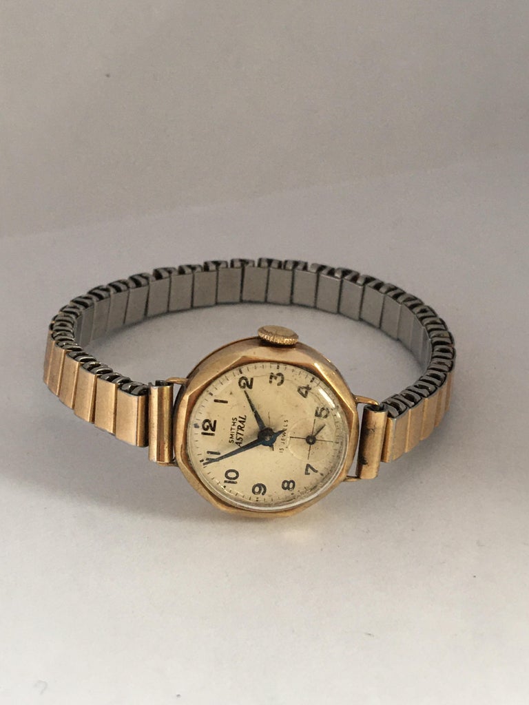 Vintage 1940s Smiths Astral 9 Karat Gold Ladies Mechanical Watch For