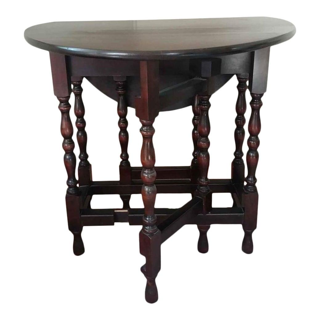 Vintage 1940s Solid Mahogany Drop-Leaf Gateleg Accent Table For Sale