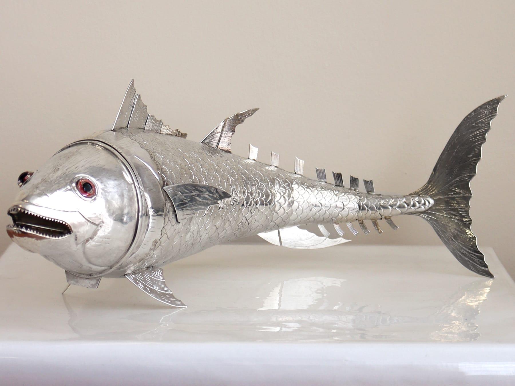 Spagnolo Zuccheriera spagnola d'argento a forma di pesce d'epoca del 1940 in vendita