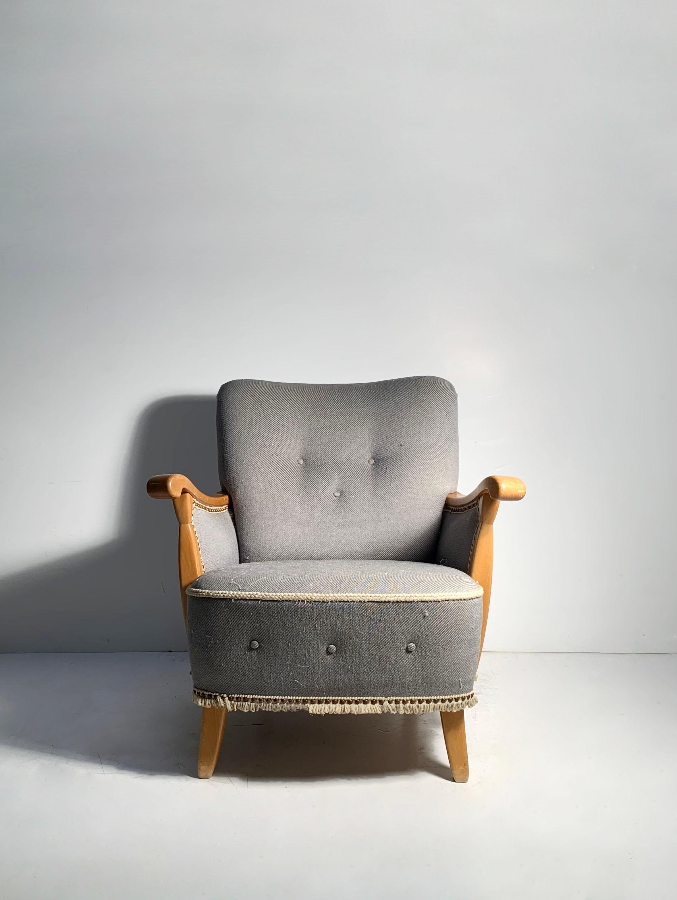 Vintage 1940s Swedish Lounge Chair. Very well crafted. Possibly by Axel Larsson or Carl Malmsten.

Appears to be the original upholstery from the midcentury.