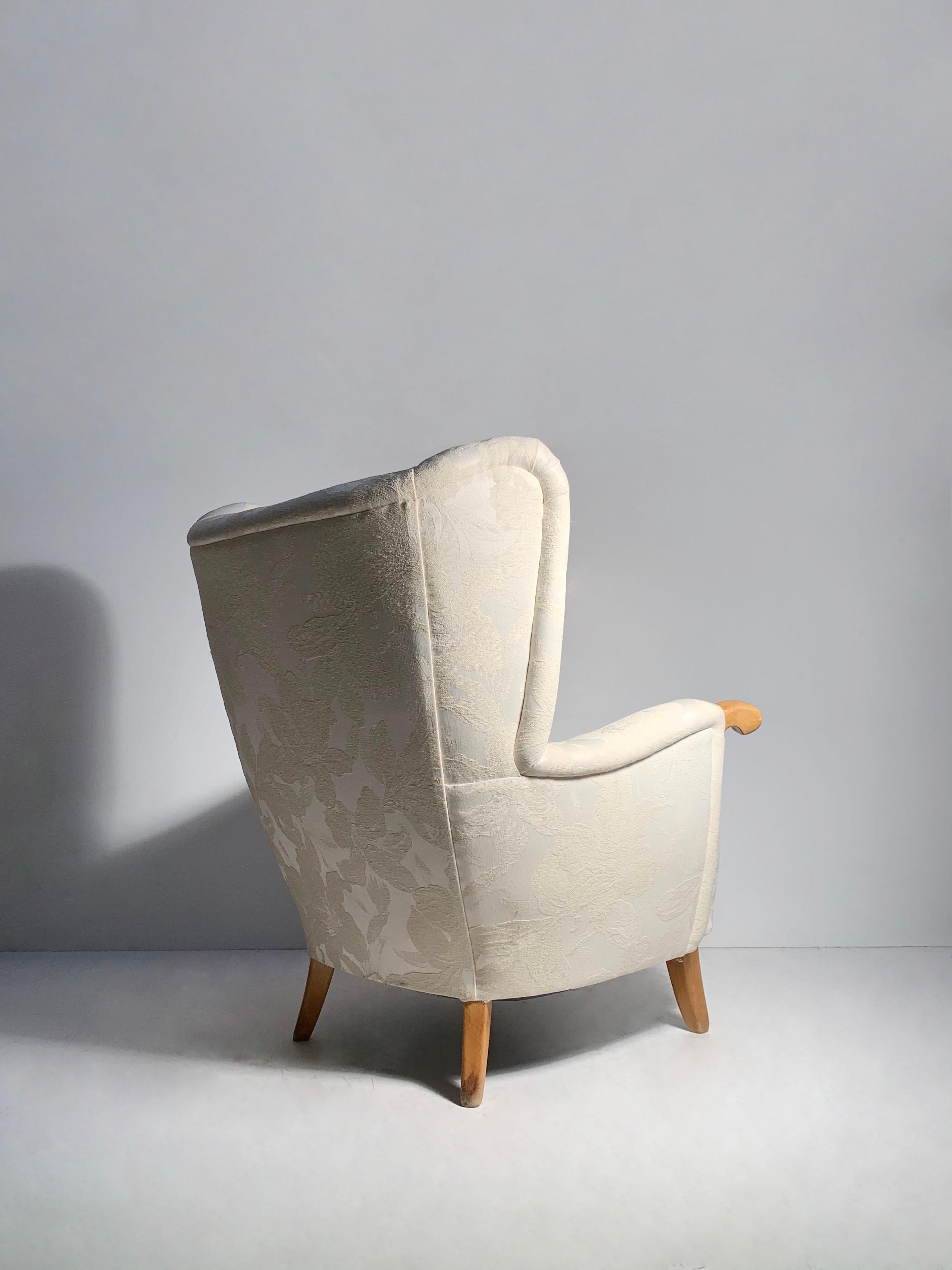20th Century Vintage 1940s Swedish Wingback Lounge Chair For Sale
