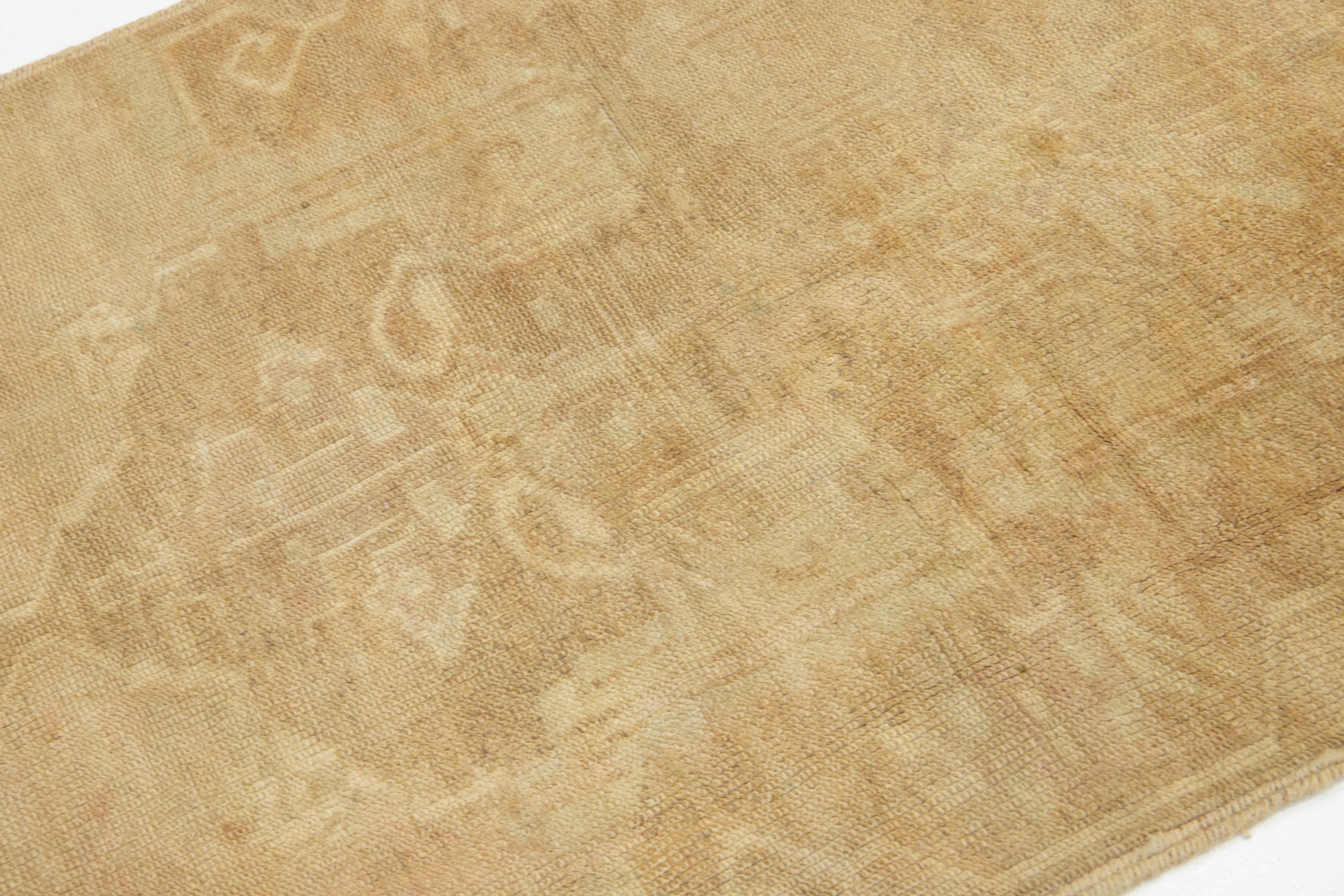 Alfombra dispersa de lana turca de Anatolia, color tostado, años 40 Turco en venta