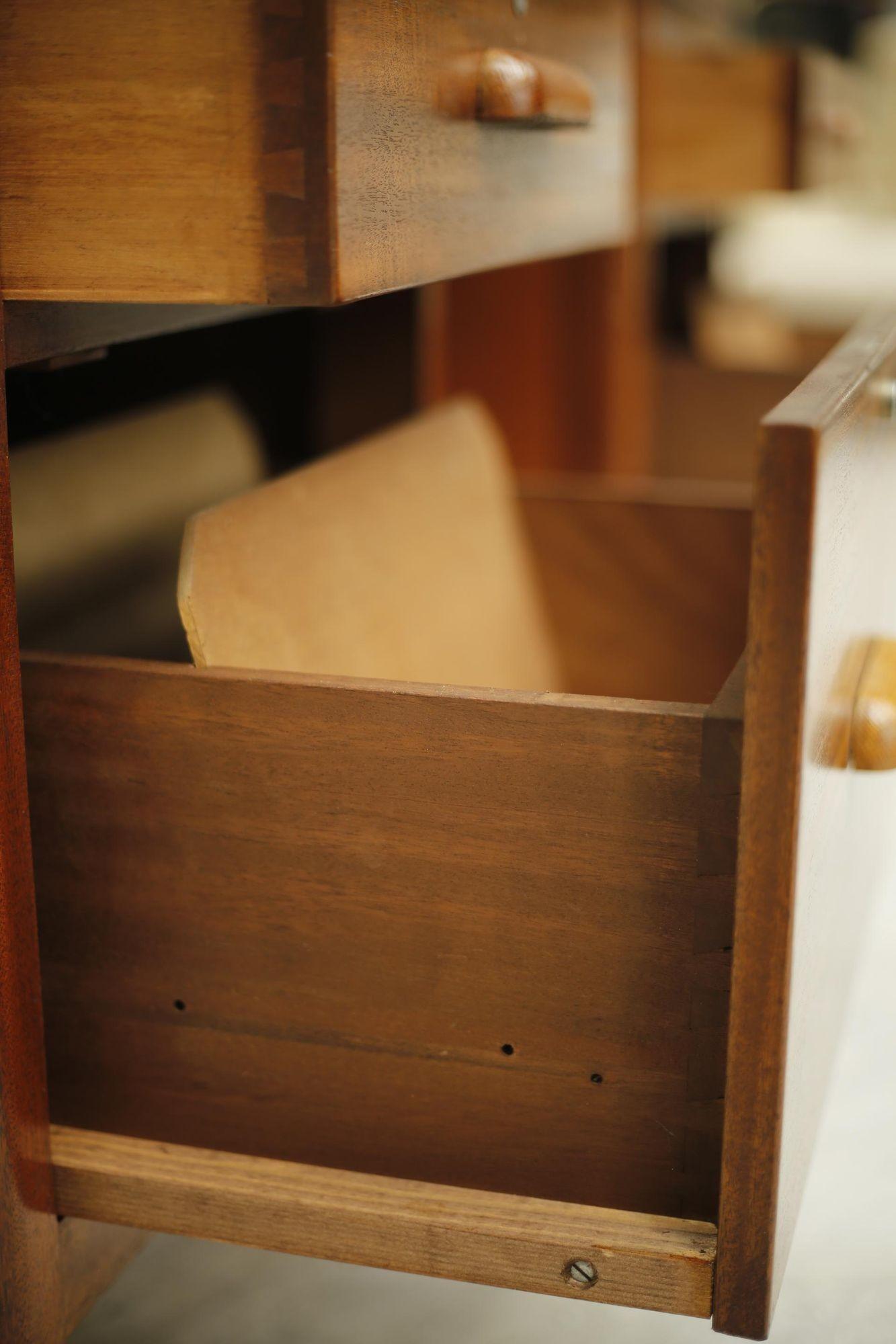 Vintage 1940's Teak leather topped desk 7