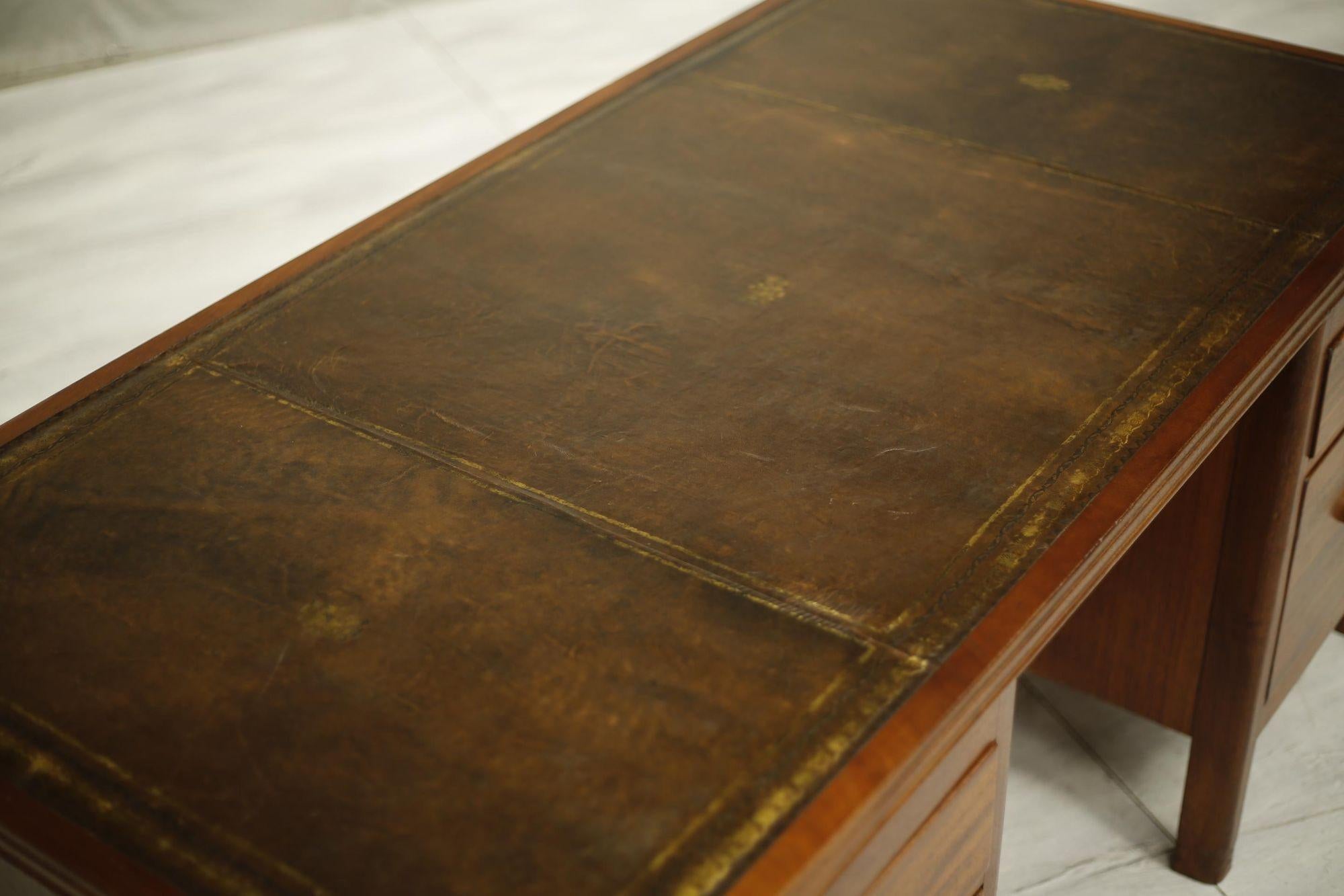 Vintage 1940's Teak leather topped desk 3