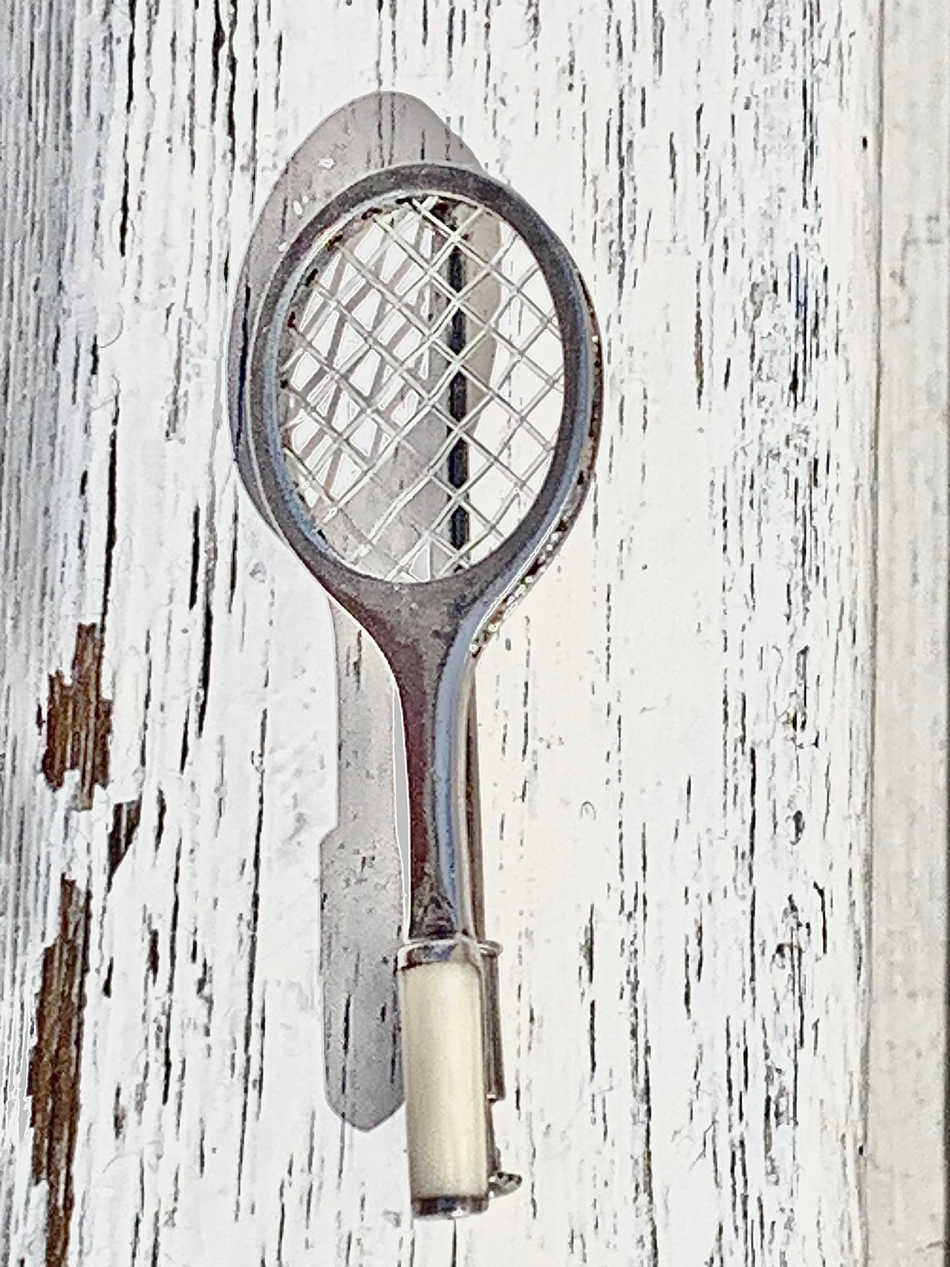 Spilla a forma di racchetta da tennis vintage del 1940 in argento Sterling 925 e filo di nylon in celluloide in vendita 6
