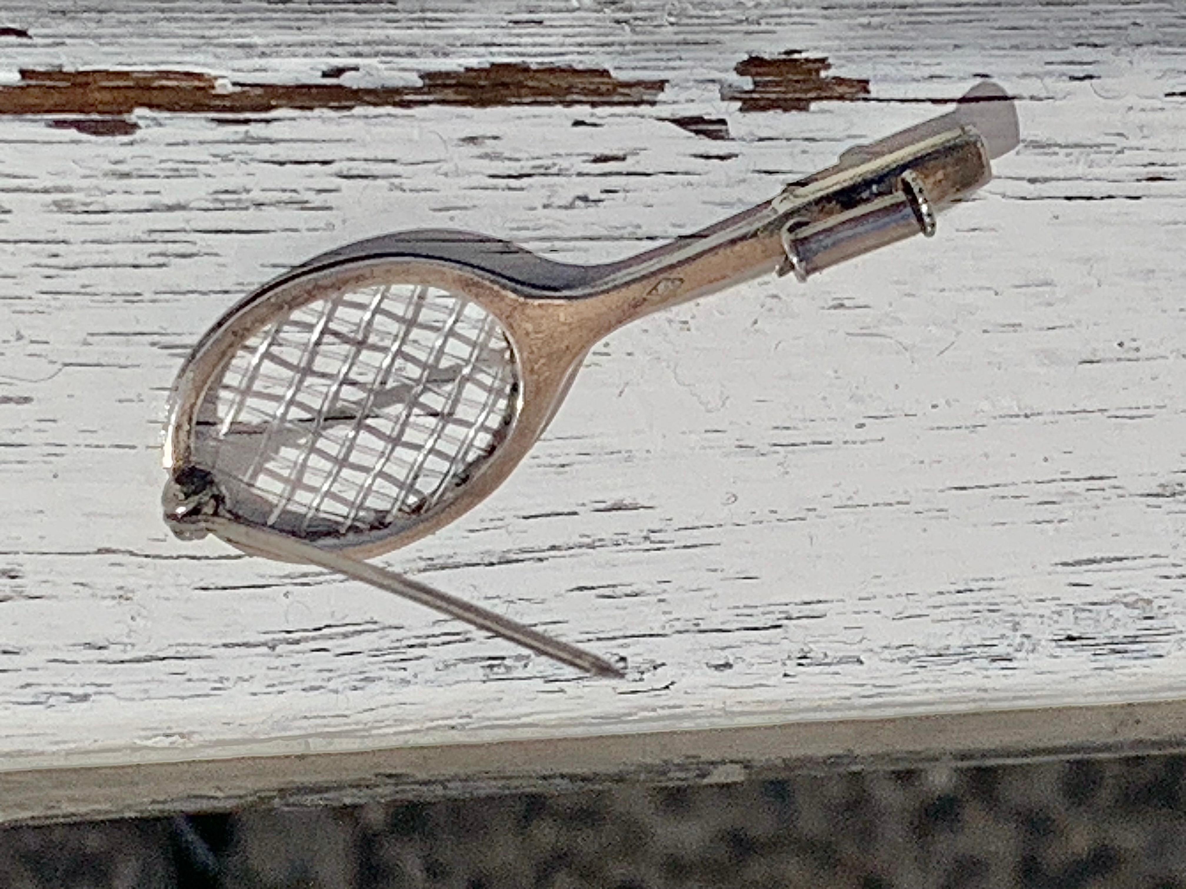 Spilla a forma di racchetta da tennis vintage del 1940 in argento Sterling 925 e filo di nylon in celluloide in vendita 7