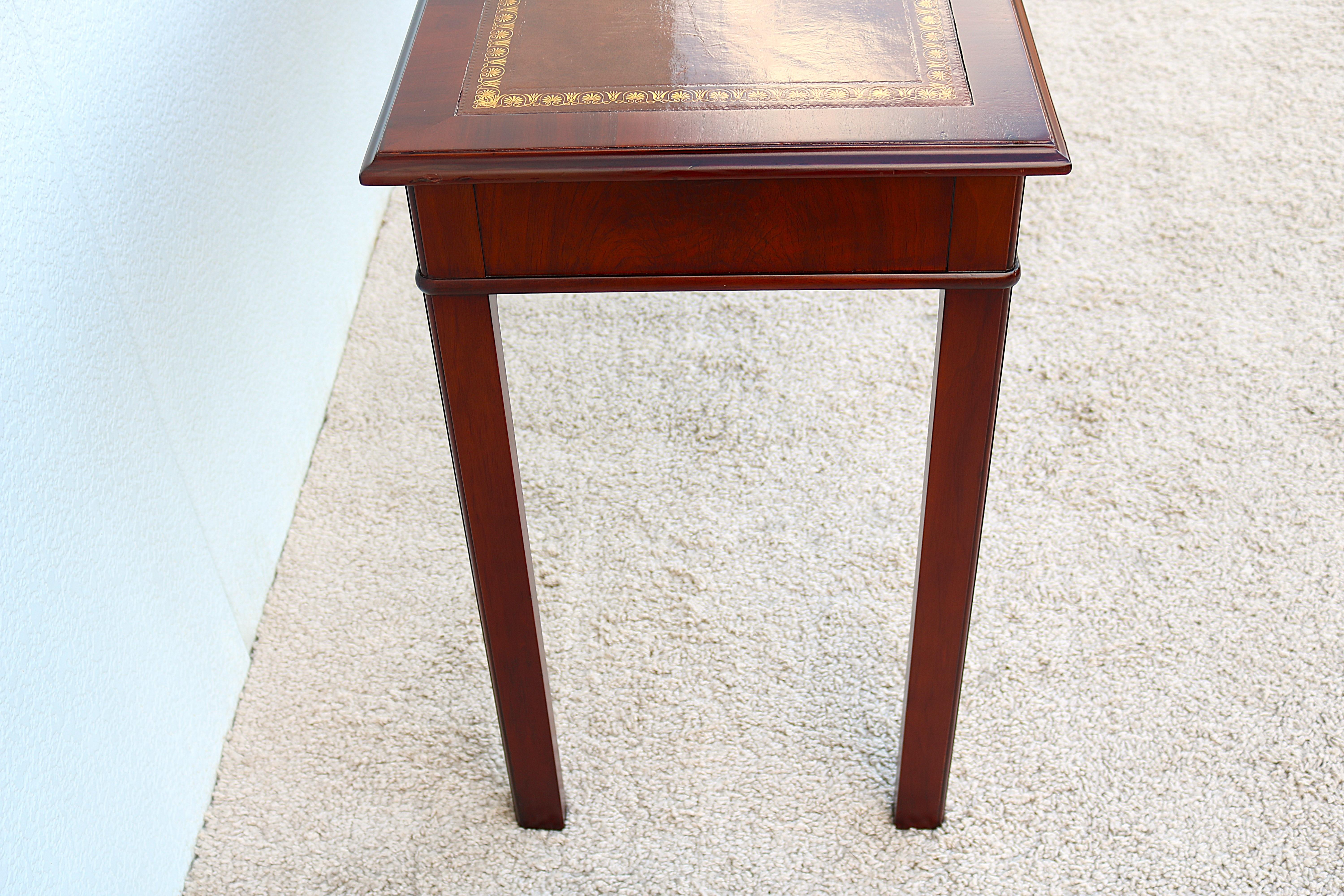 Vintage 1940s Traditional John Scalia for Schmieg & Kotzian Mahogany Desk Table For Sale 2