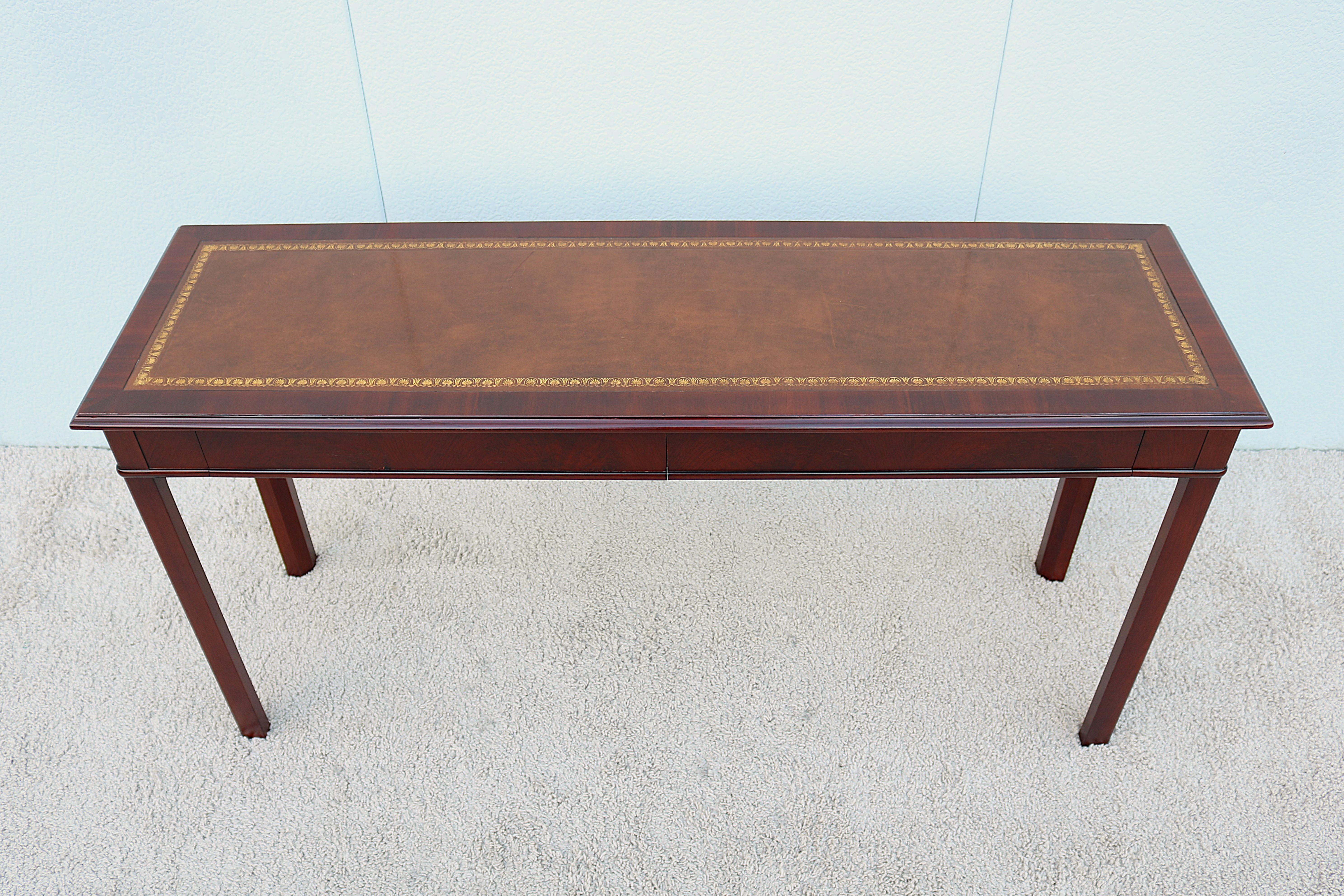 American Vintage 1940s Traditional John Scalia for Schmieg & Kotzian Mahogany Desk Table For Sale