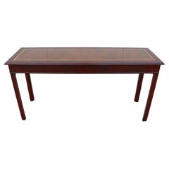 Mesa de escritorio de caoba tradicional vintage de la década de 1940 de John Scalia para Schmieg & Kotzian
