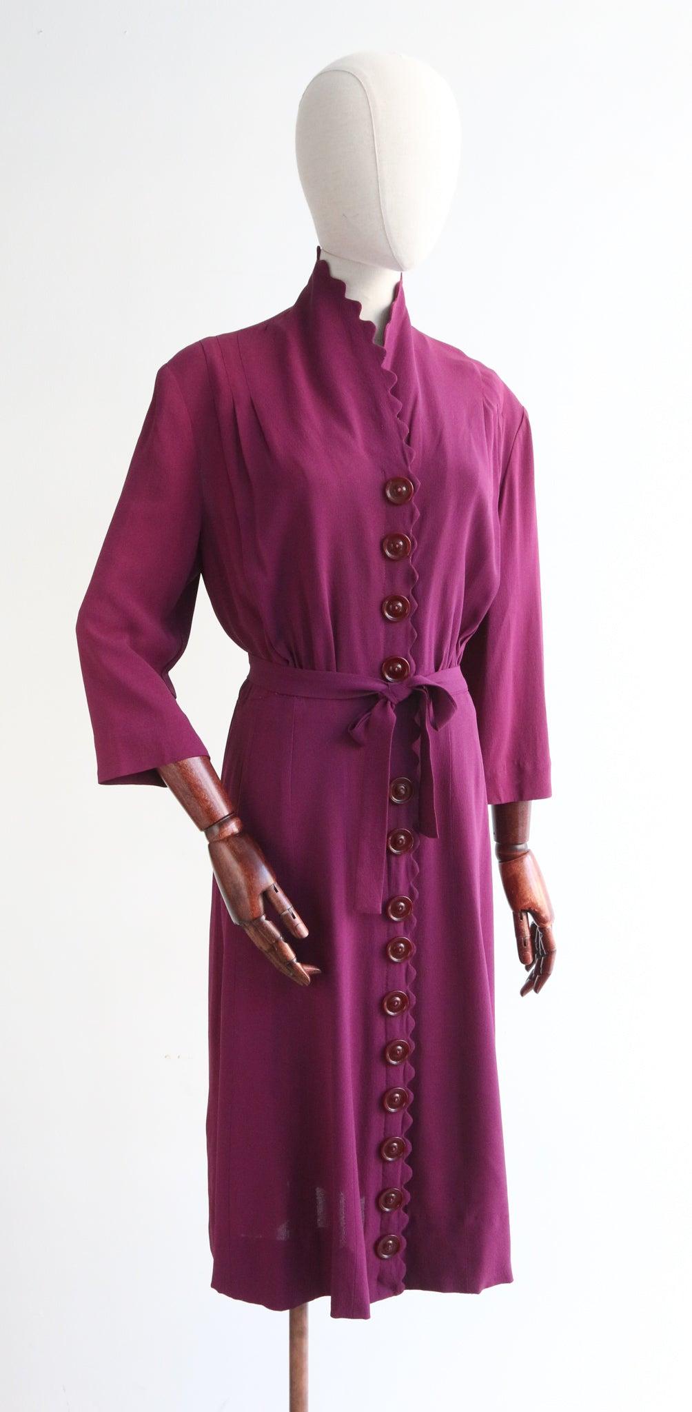 Vintage 1940's Violet Crepe Silk Original 1940s Silk Scalloped Dress UK 16 US 12 In Good Condition For Sale In Cheltenham, GB
