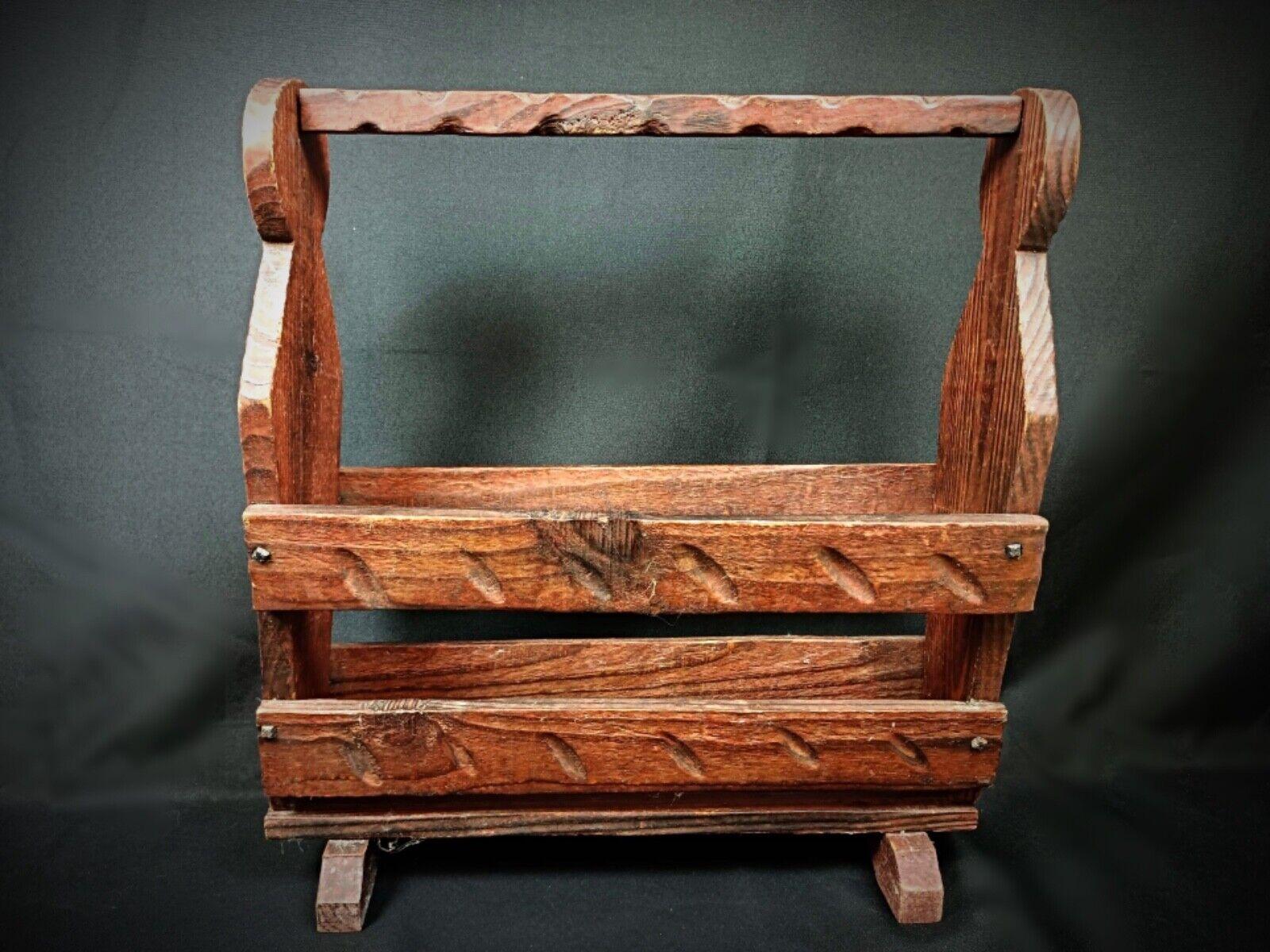 Revistero vintage de madera de los años 40 - Almacenamiento clásico para periódicos - 2Y196 mediados del siglo XX en venta