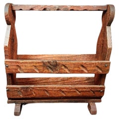 Revistero vintage de madera de los años 40 - Almacenamiento clásico para periódicos - 2Y196