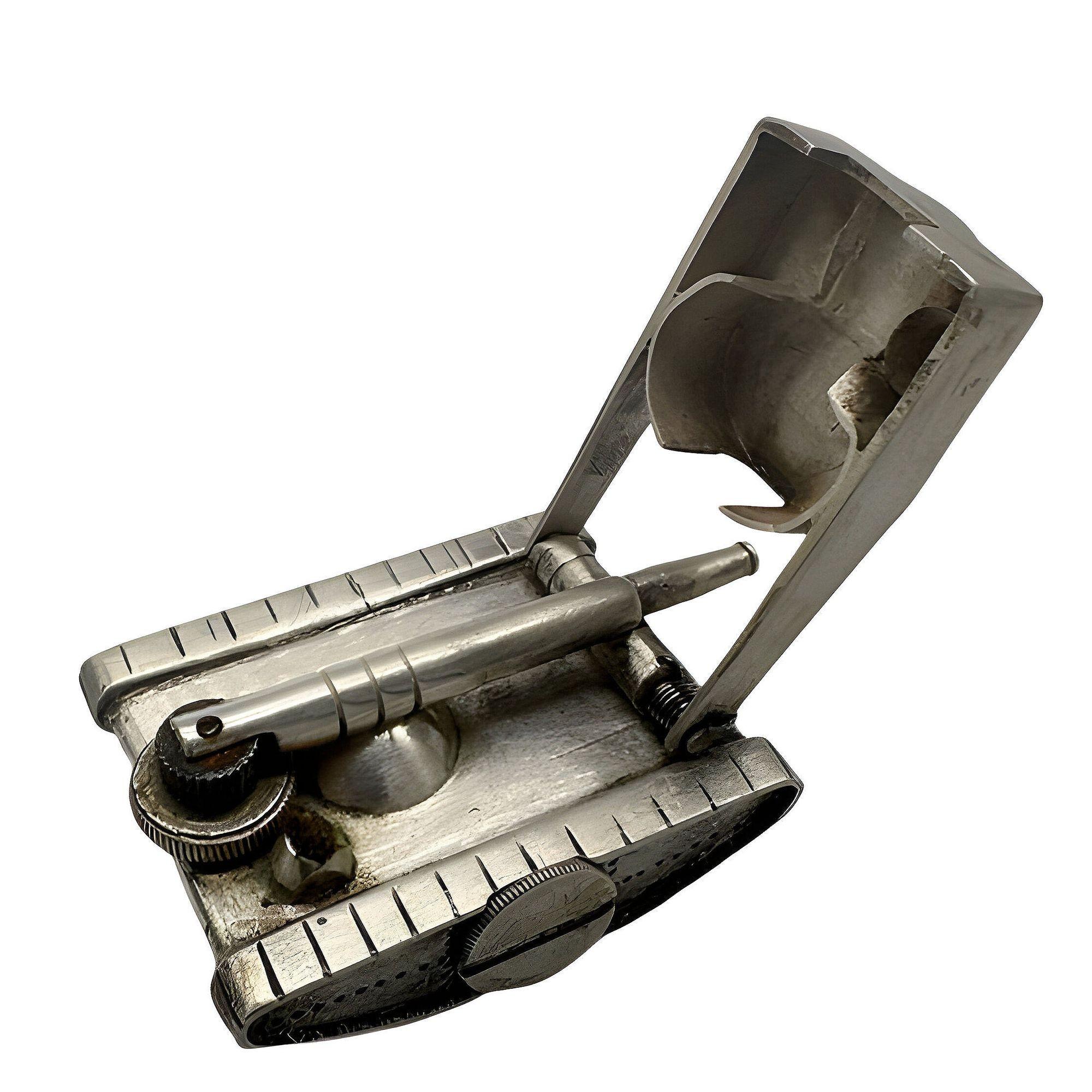 Vintage 1948 Boutique Made M4 Sherman Tank Sterling Silver Pocket Lighter For Sale 2