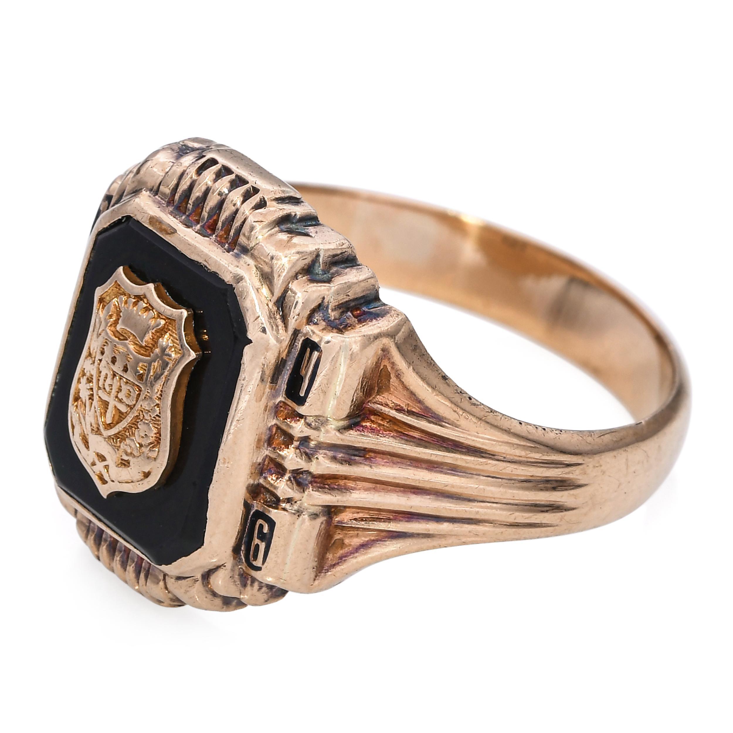 Vintage 1949 Anillo de oro amarillo de 10 quilates del Colegio Notre Dame en Bueno estado para la venta en New York, NY