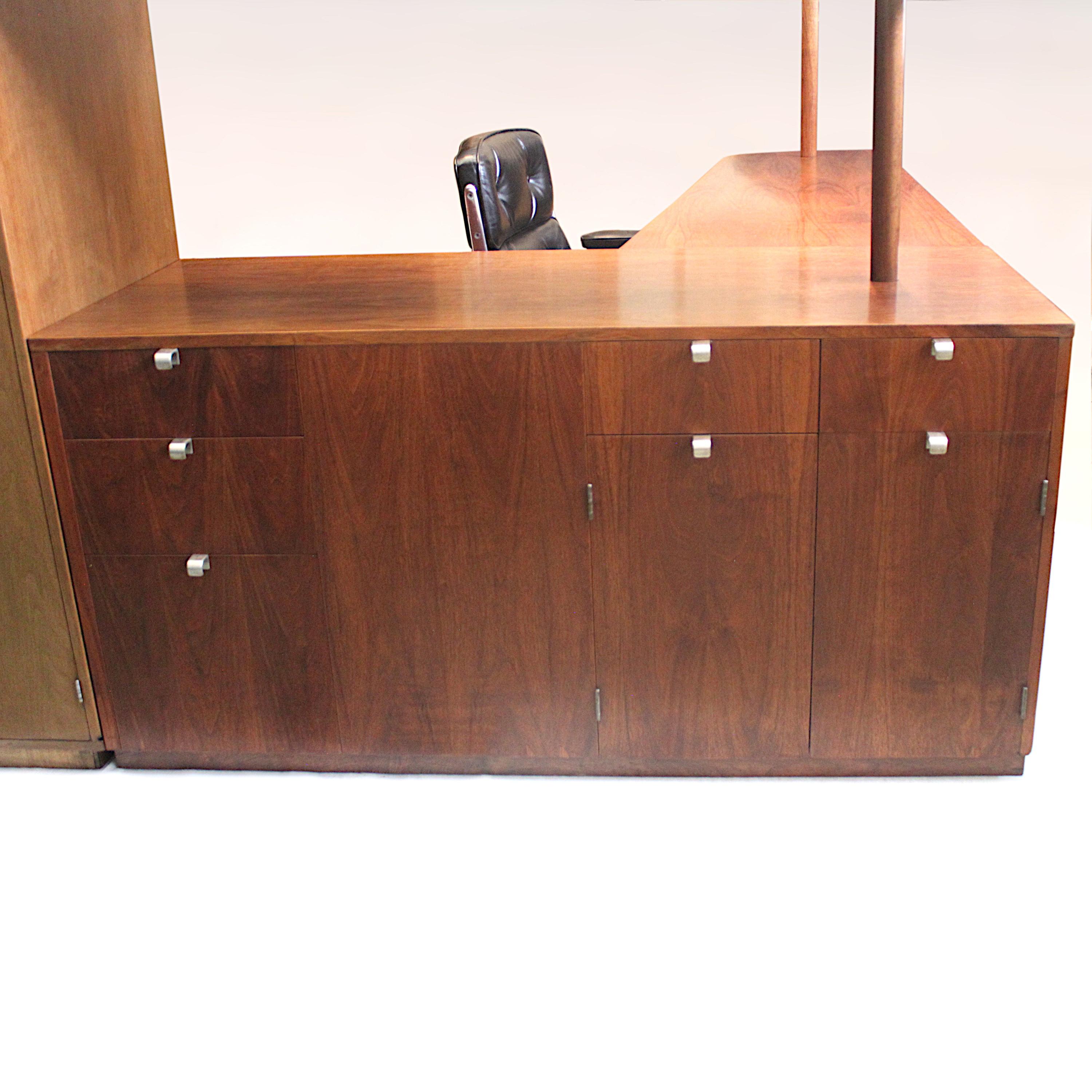 American Vintage 1949 Mid-Century Modern Custom L-Shaped Office Desk by George Nelson For Sale