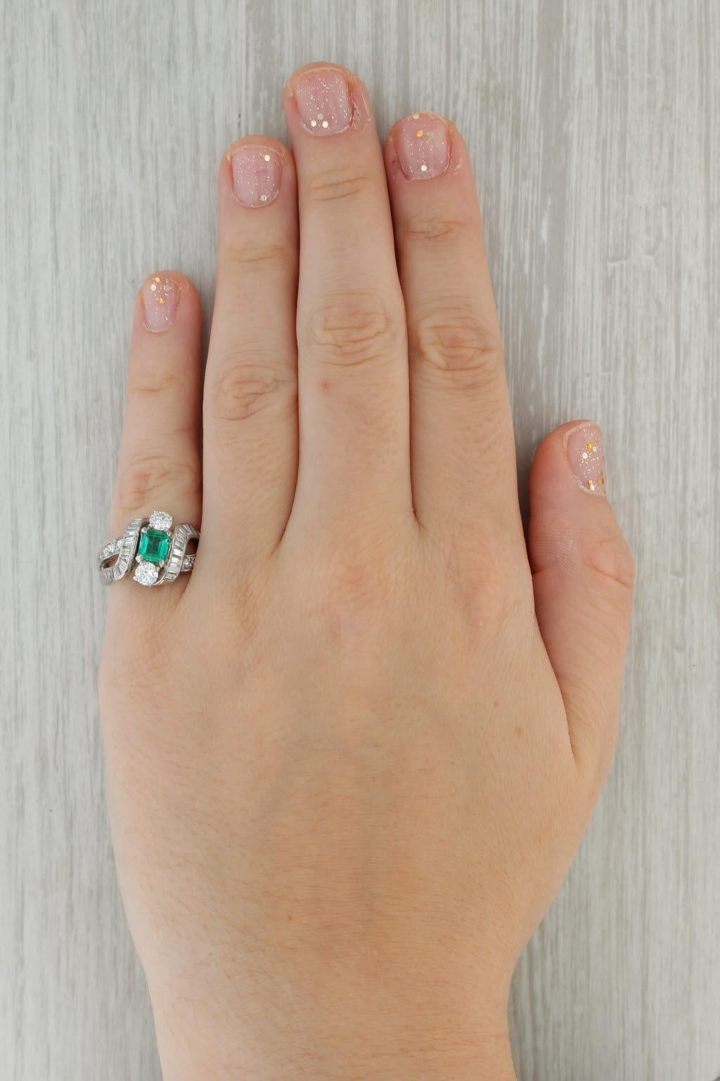 Vintage 1.94ctw Emerald Diamond Cocktail Ring 18k White Gold Size 5.75 For Sale 3