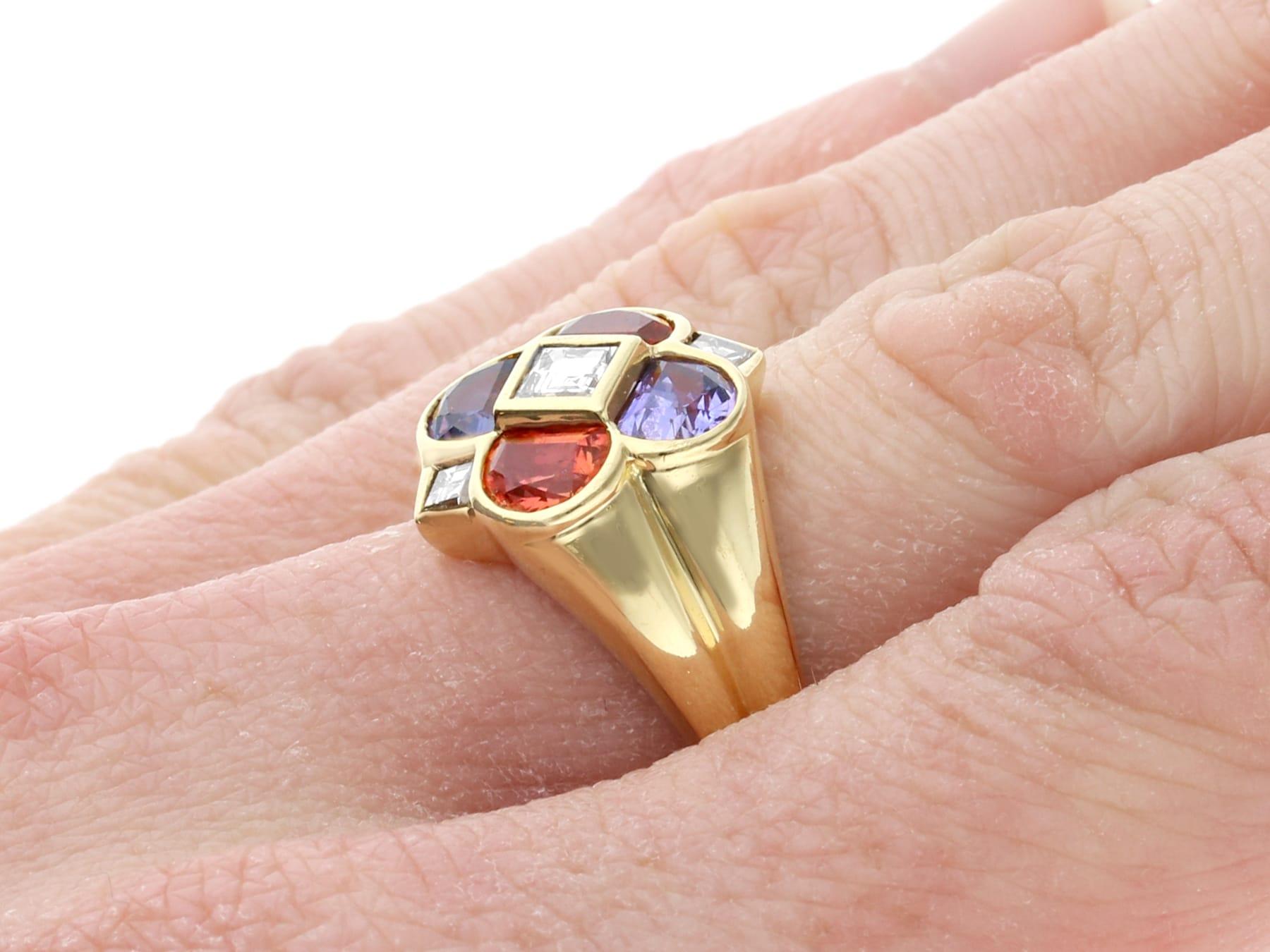 Anillo vintage de oro amarillo, zafiro rosa marrón y púrpura de 1,95 quilates y diamantes en venta 4