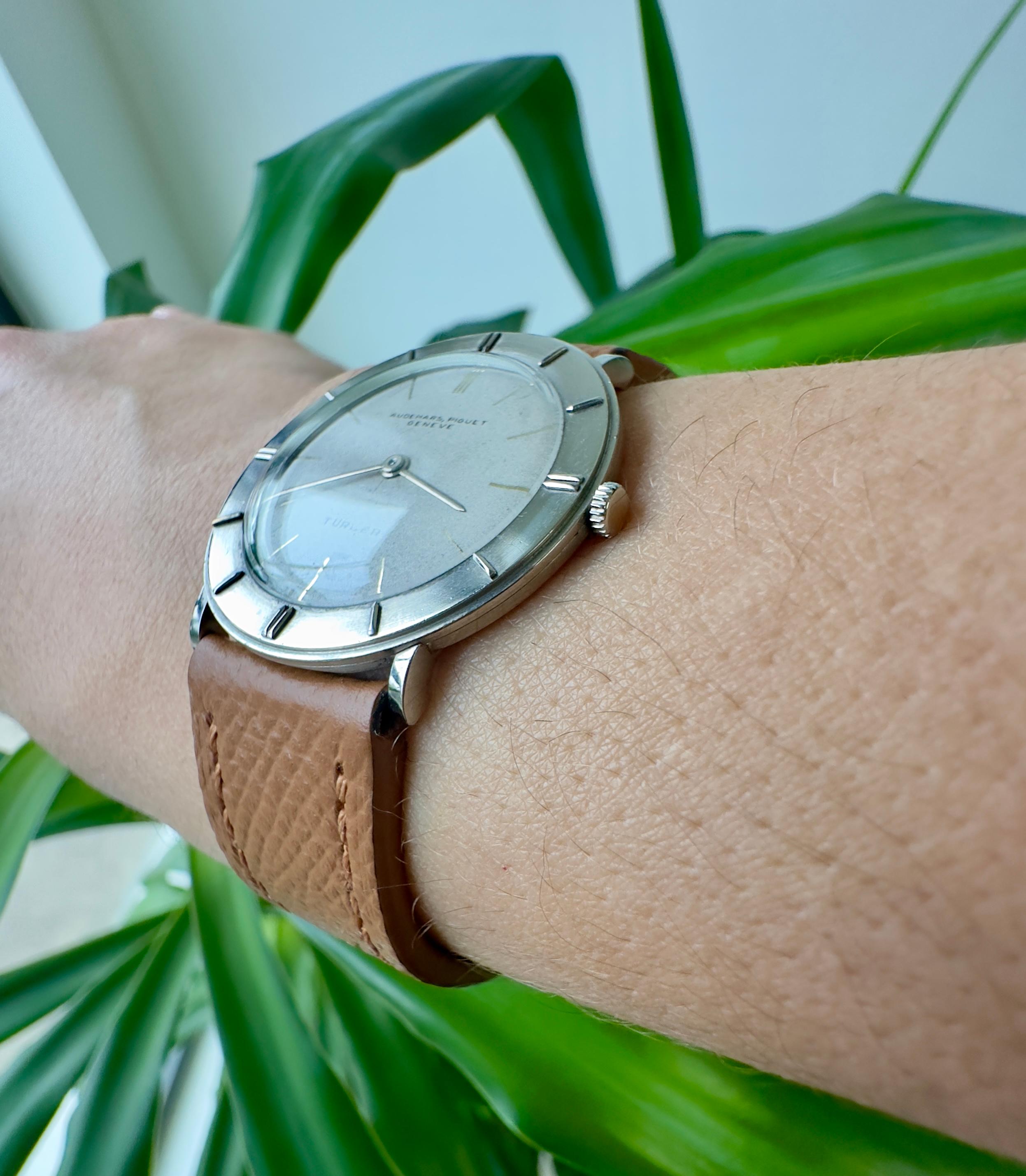 Vintage 1950 Audemars Piguet Ref. 5143 Disco Volante Dress Watch For Sale 1