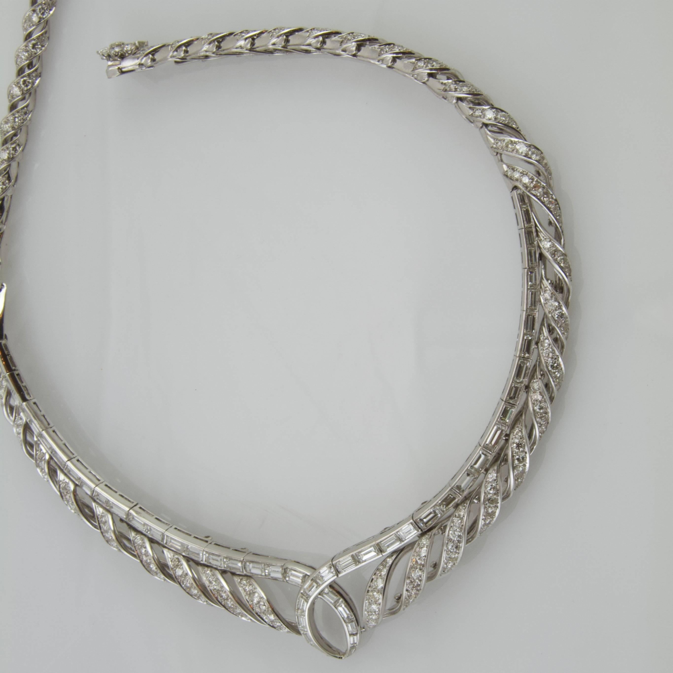 Vintage 1950 Platinum and Gold Diamond Necklace Made in France In Good Condition For Sale In Paris, FR
