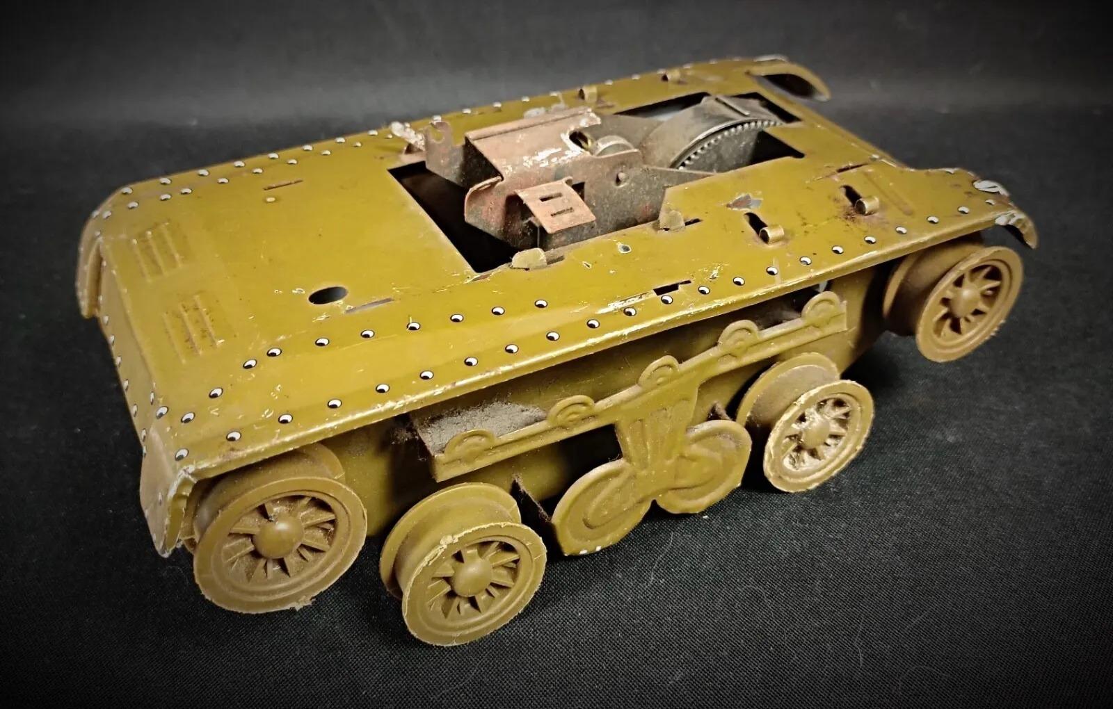 Vintage 1950 Tinplate Miniature Tank by Brev S.G.D.G, Made in France - 2Y244 en vente 4