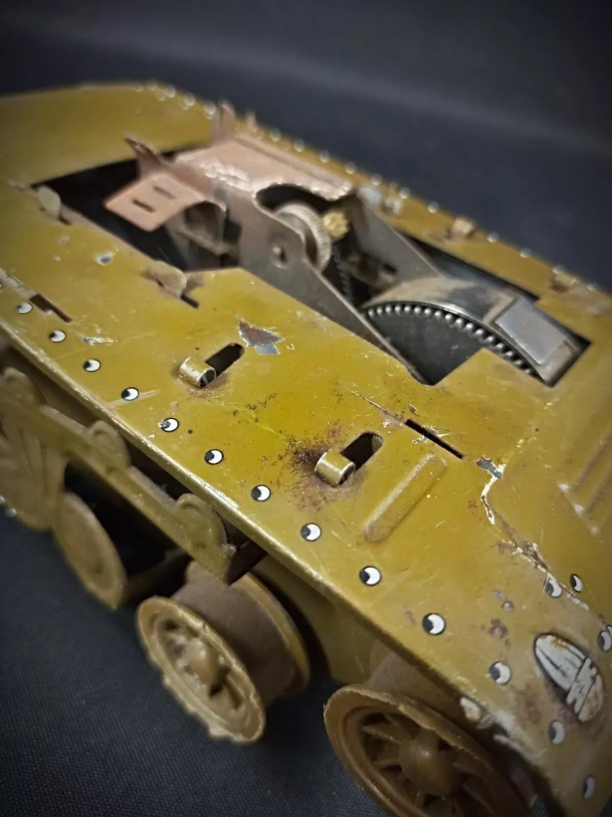 Vintage 1950 Tinplate Miniature Tank by Brev S.G.D.G, Made in France - 2Y244 en vente 1