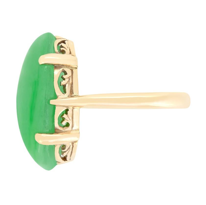 Retro Vintage 19.50ct Jade Cocktail Ring, c.1940s For Sale