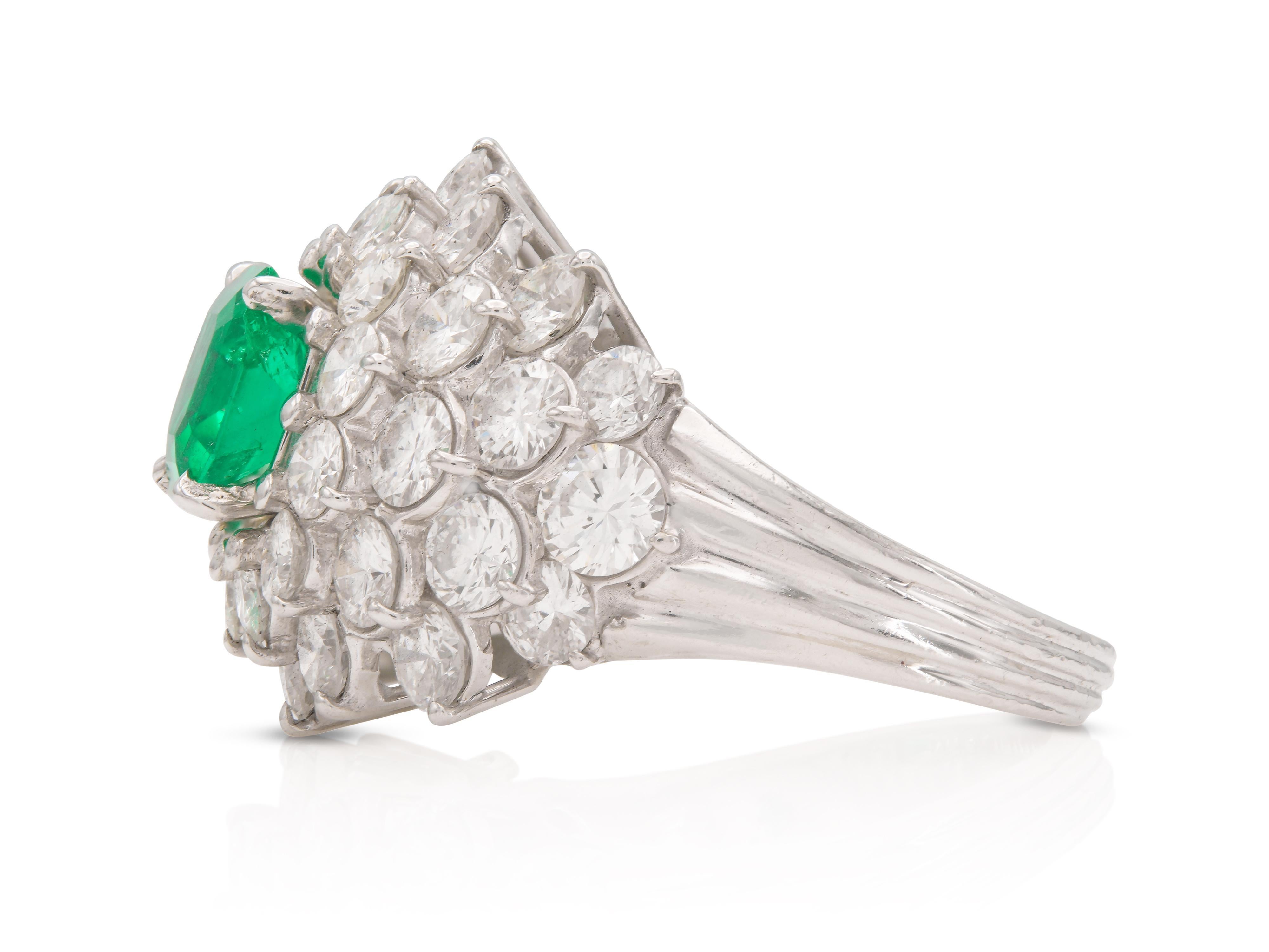 Taille mixte Bague Vintage 1950s 1.35 Carat Asscher Cut Emerald & 5.00 Carat Diamond Ring en vente