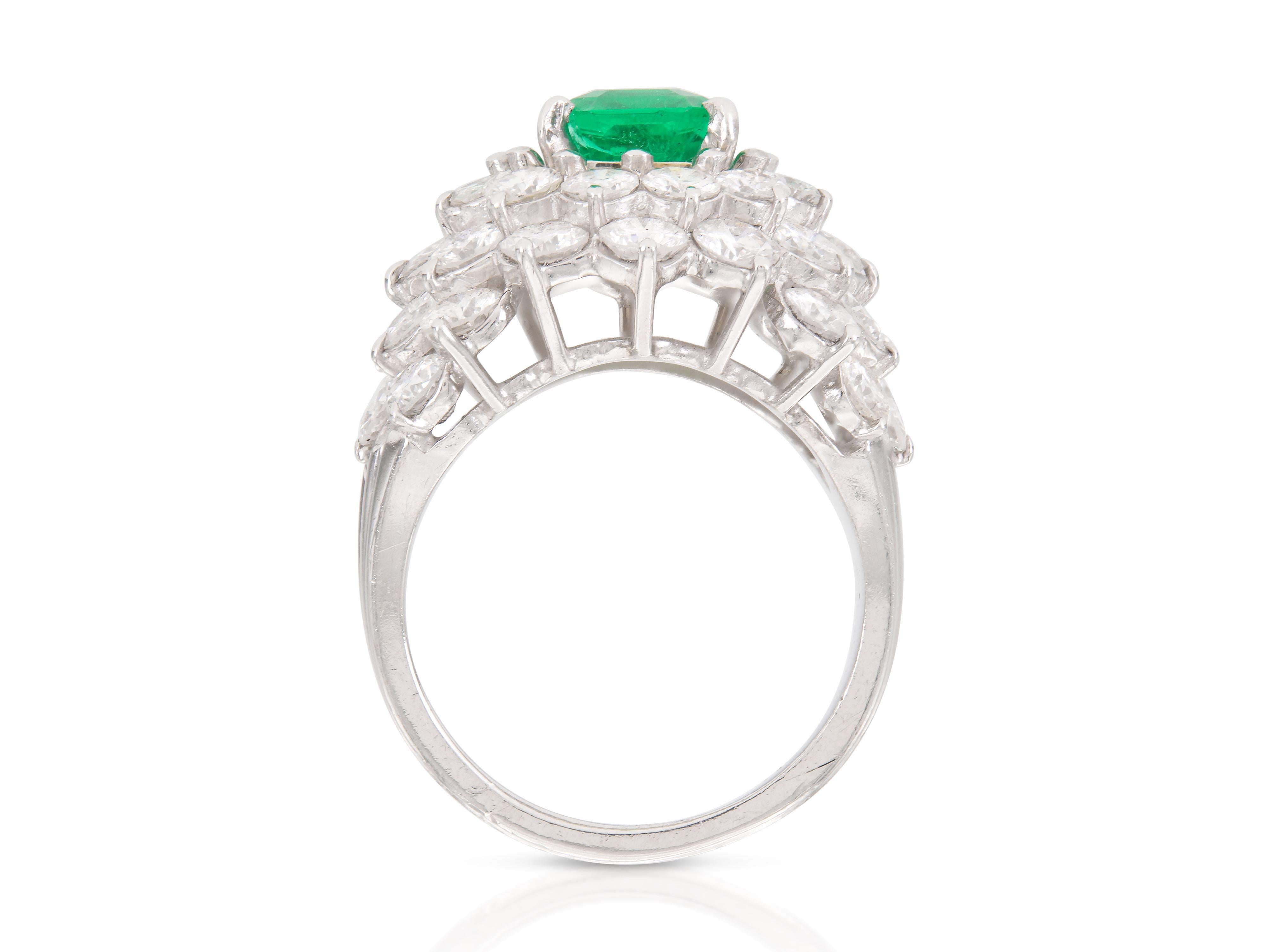 Bague Vintage 1950s 1.35 Carat Asscher Cut Emerald & 5.00 Carat Diamond Ring Bon état - En vente à New York, NY