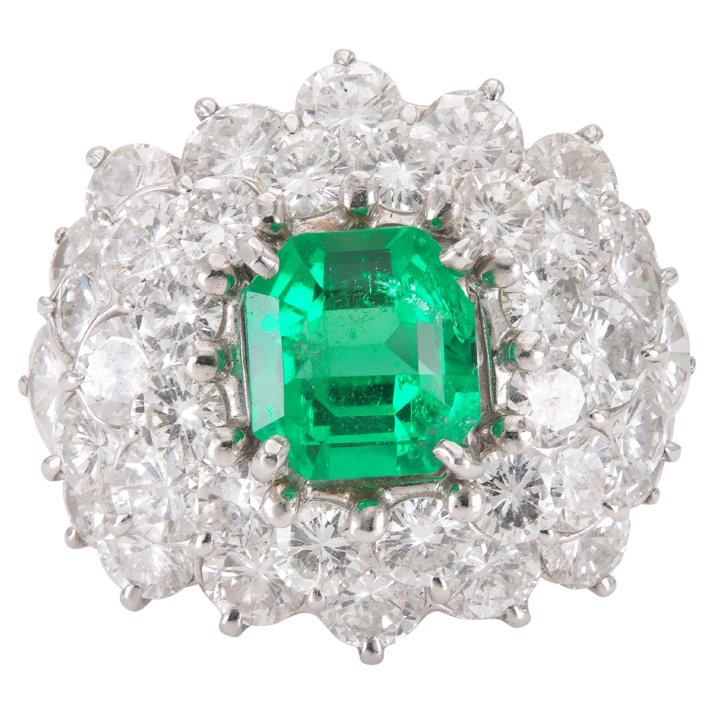 Bague Vintage 1950s 1.35 Carat Asscher Cut Emerald & 5.00 Carat Diamond Ring en vente