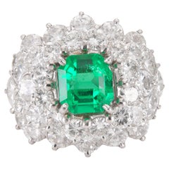 Anillo vintage de los años 50 con esmeralda talla Asscher de 1,35 quilates y diamantes de 5,00 quilates