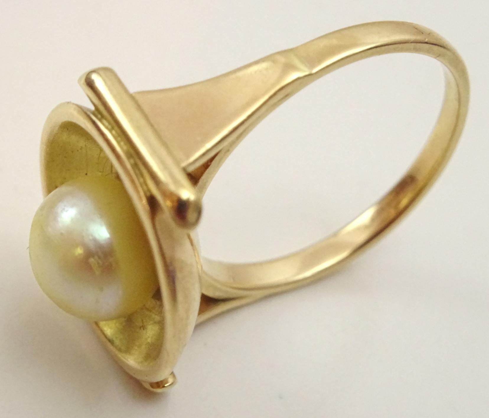 Vintage 1950's 14 karat Gold and Pearl Designer Ring For Sale 1