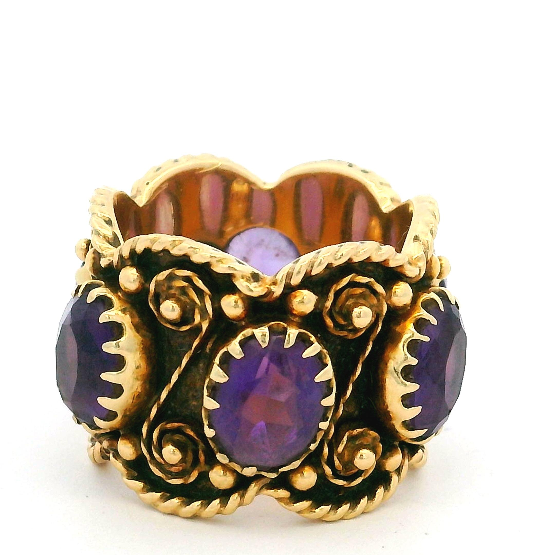 Vintage 1950s 14K Gold Amethyst Scrollwork Band Ring, 7.6 Carats For Sale 4