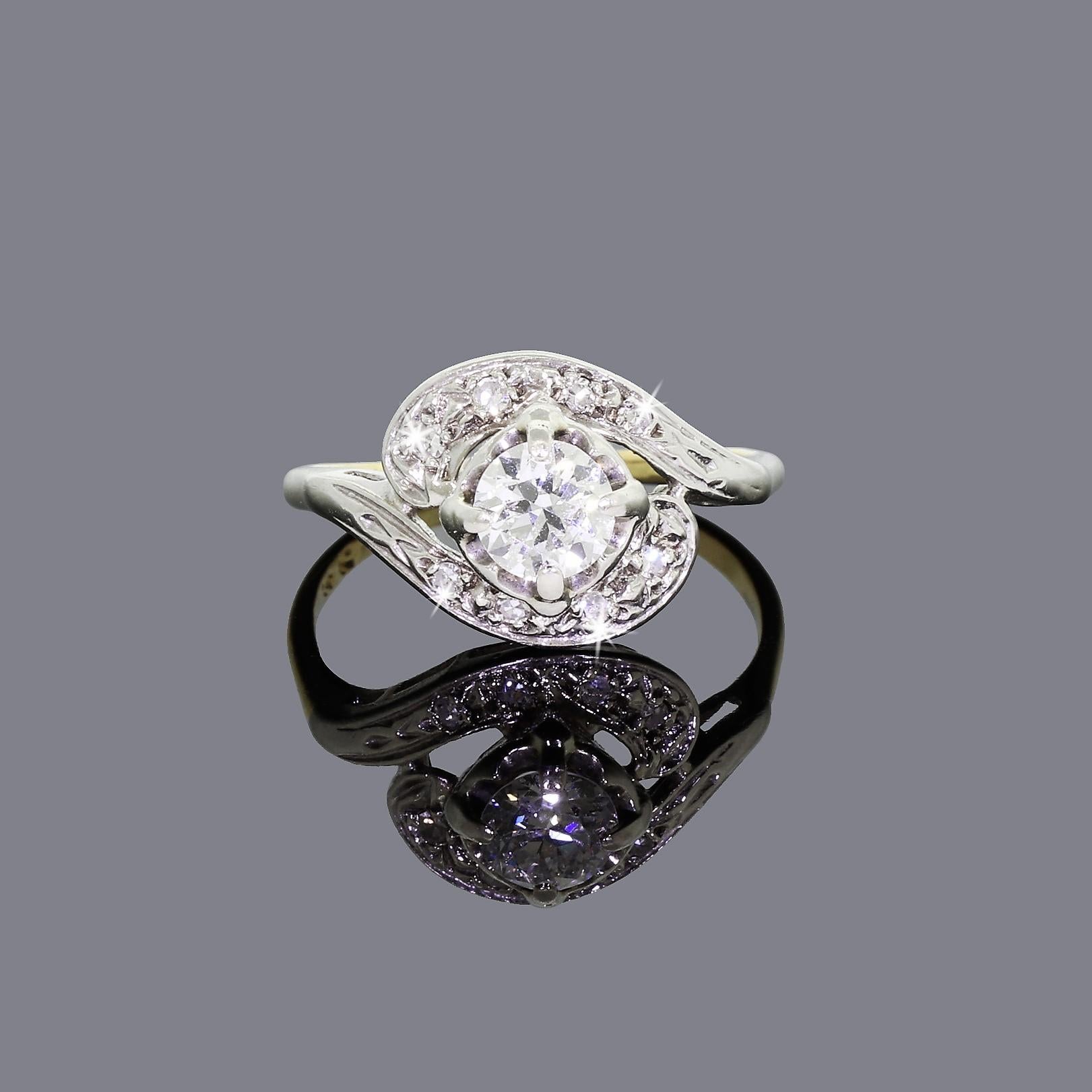 Round Cut Vintage 1950s 14 Karat Gold Diamond Engagement Ring 0.50 Carat Center VS1 /2