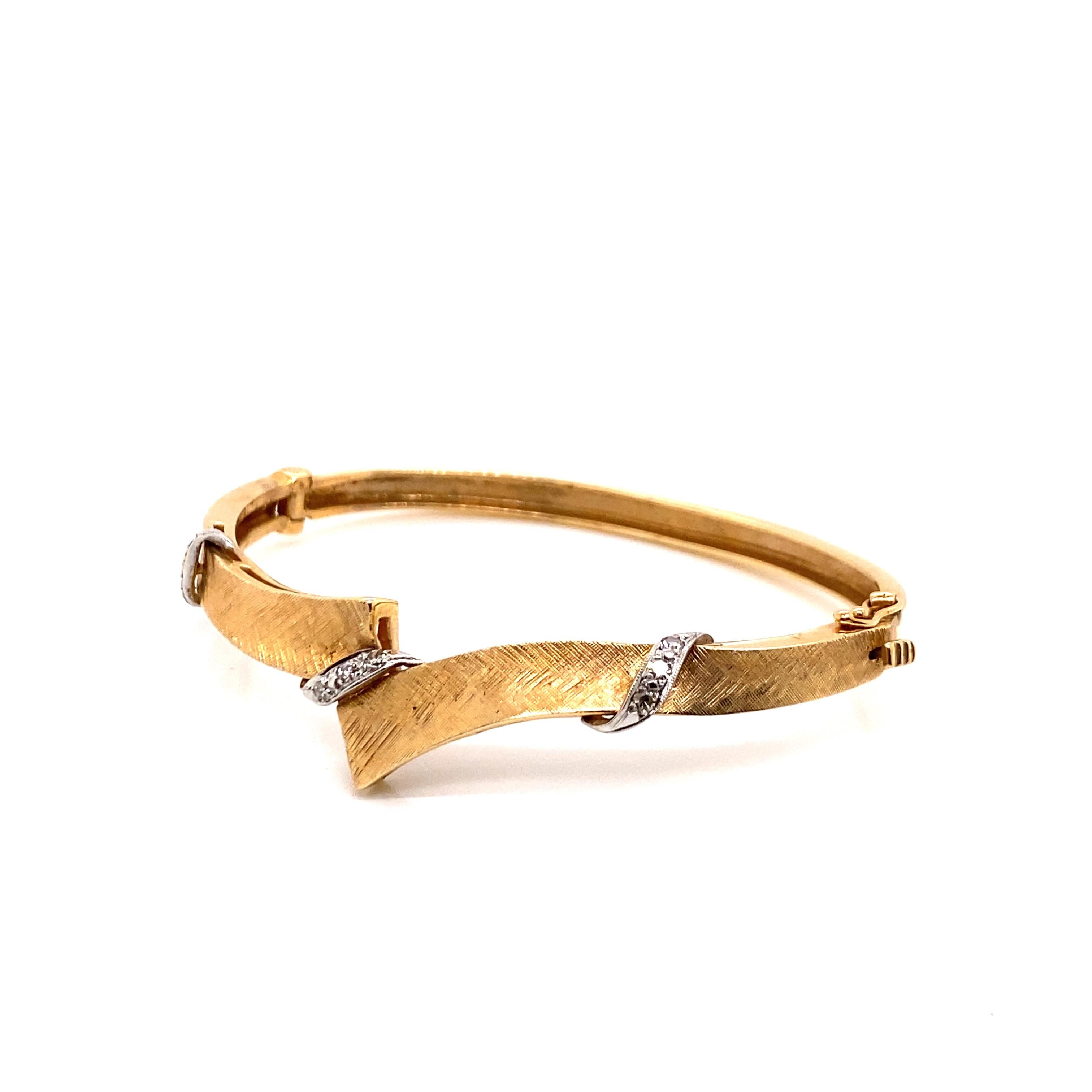 Retro Vintage 1950's 14K Yellow Gold Bangle Bracelet with Diamond Accents For Sale