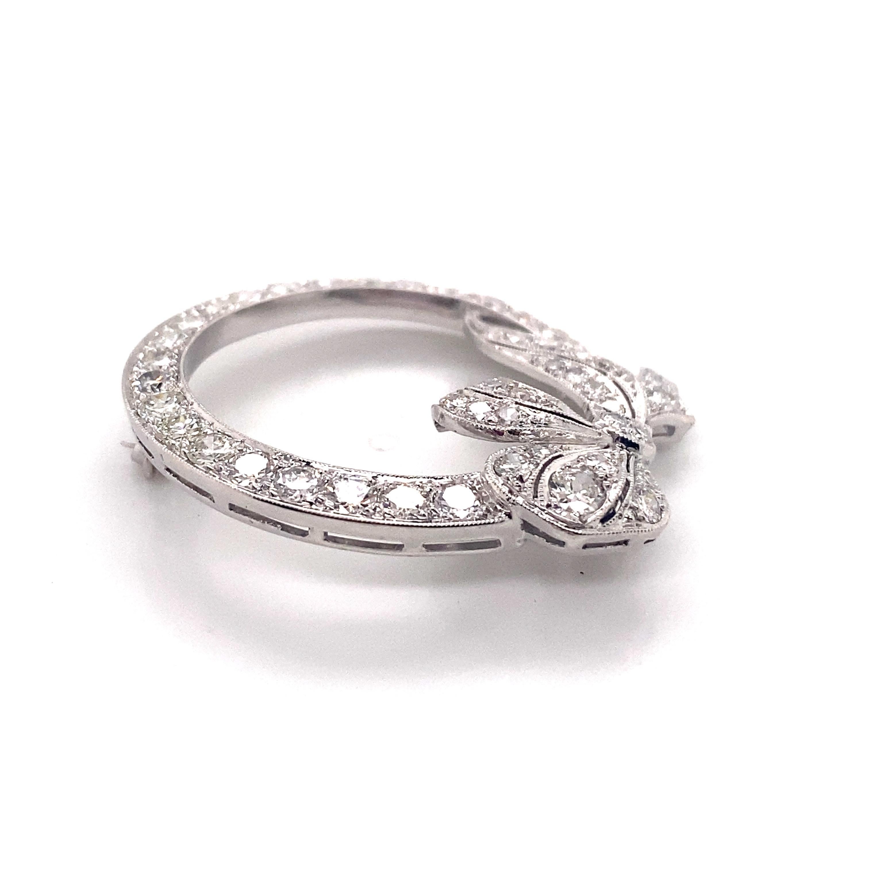 Revival Broche couronne avec nœud en diamant 14 carats vintage des années 1950 en vente